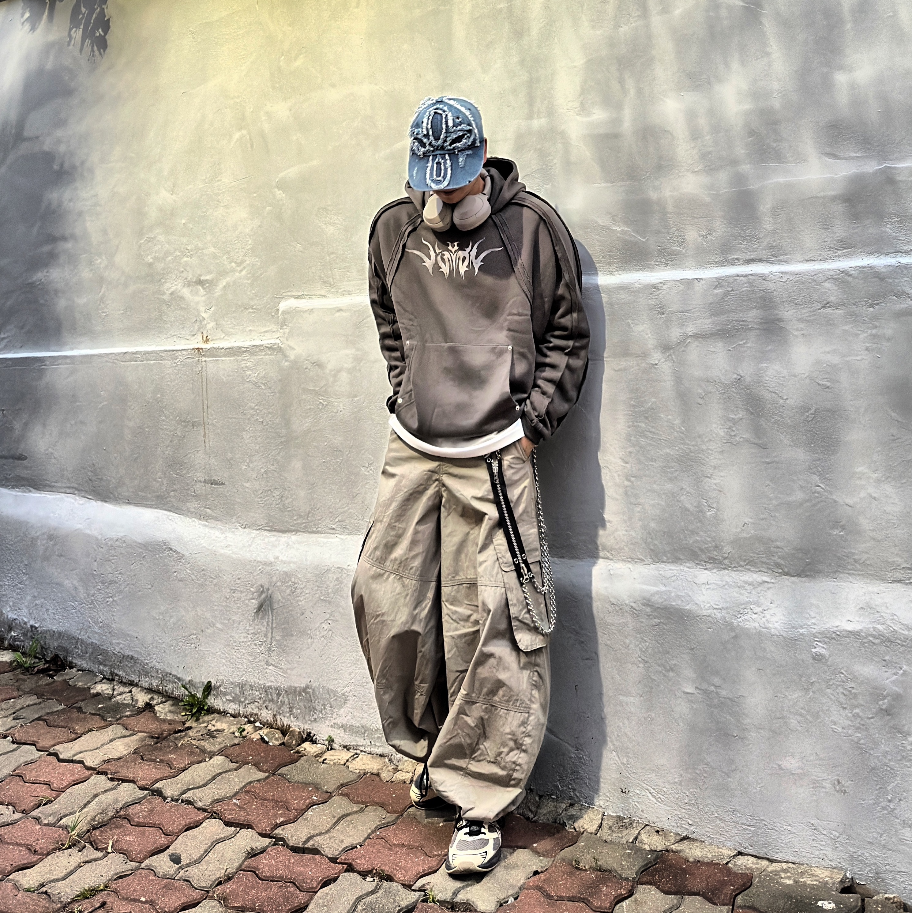 Sony WH-1000XM4 Platinum Silver (Korean Ver.), Asics x I4P Gel-1130 Mink Glacier Grey 착용 스타일 - 4