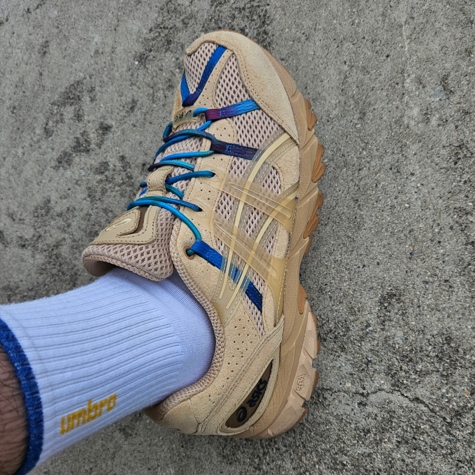 Asics x A.P.C. Gel-Sonoma 15-50 Beige, Essentials Volley Shorts Black - 21SS 착용 스타일 - 2