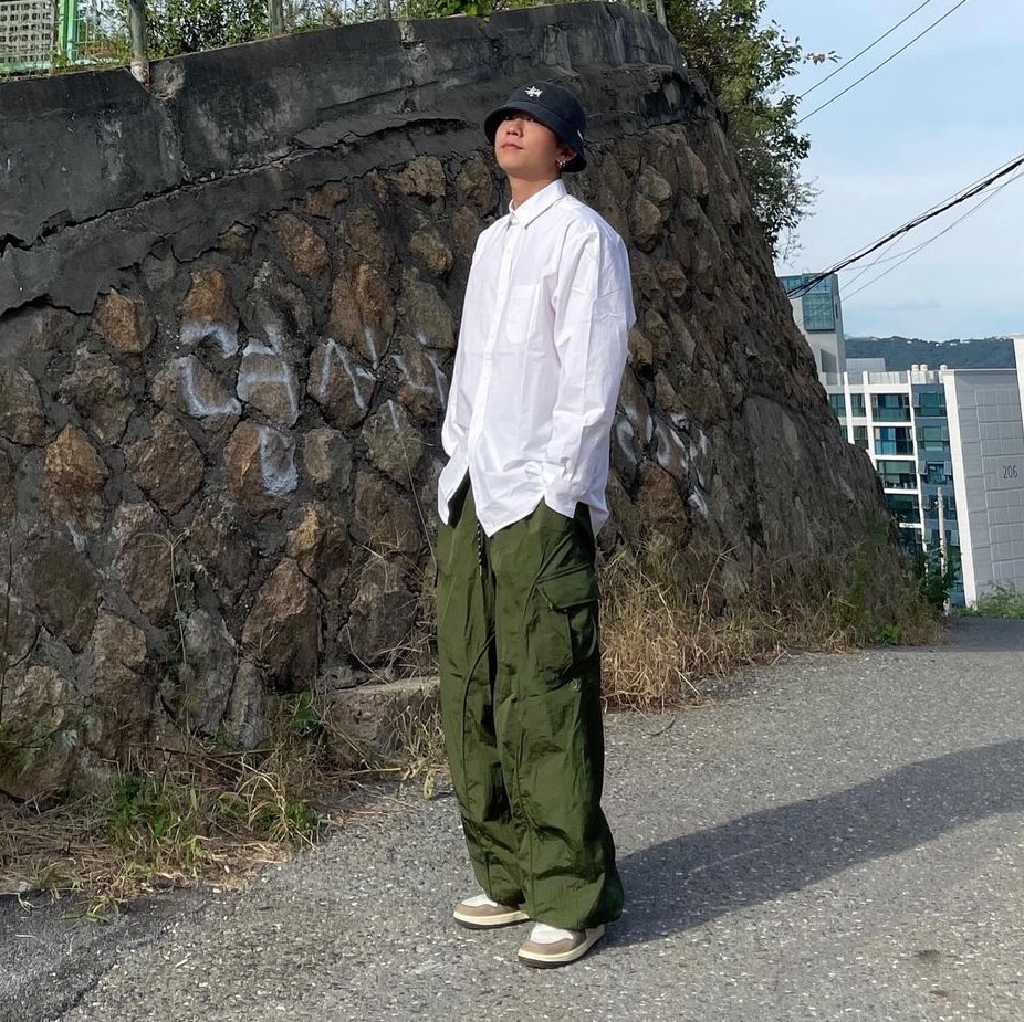 Jordan 1 x Travis Scott Retro High OG SP Mocha, Stussy Thinsulate Canvas Bell Hat Black 착용 스타일