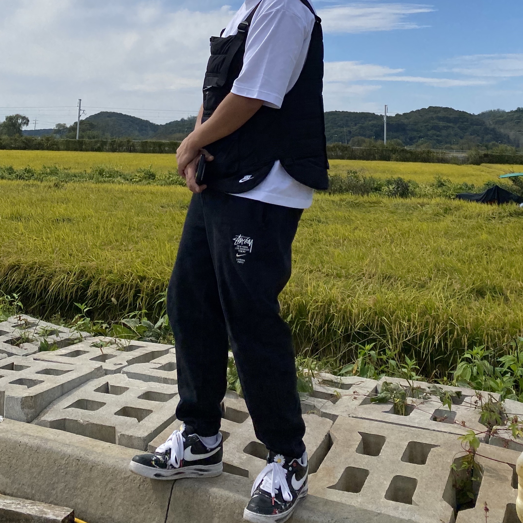 Nike x Peaceminusone 2+1 Jacket Black (DR0100-010), Nike x Peaceminusone Air Force 1 Low Para-Noise 착용 스타일 - 2
