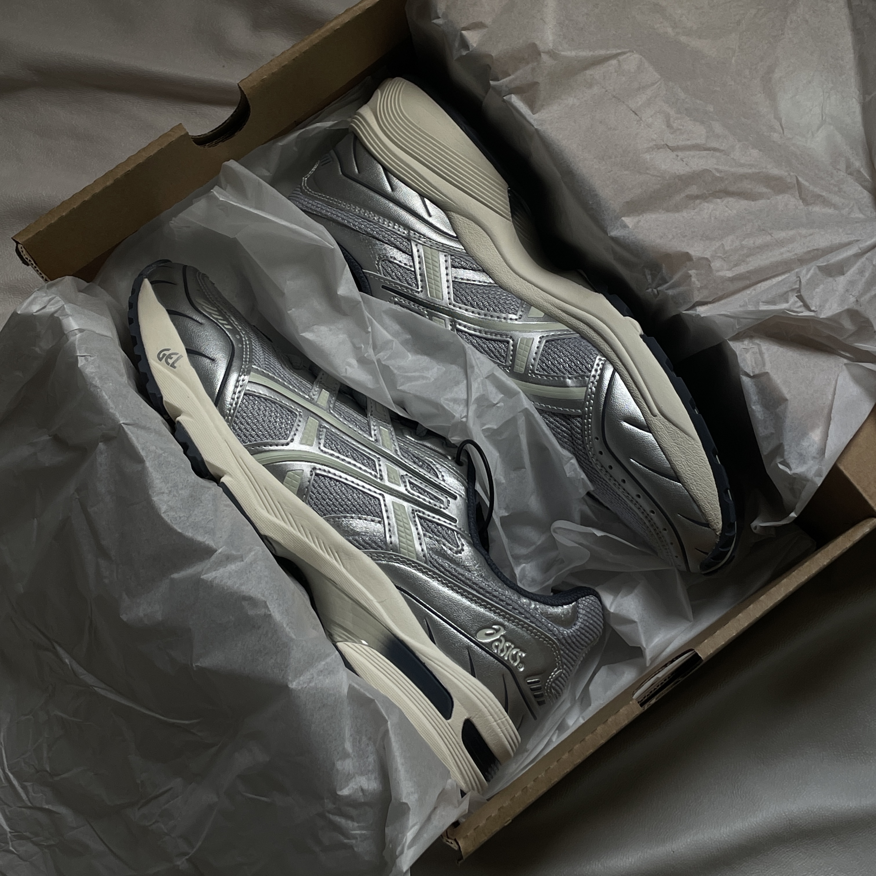 Asics Gel-1090 Piedmont Grey 착용 스타일 - 2