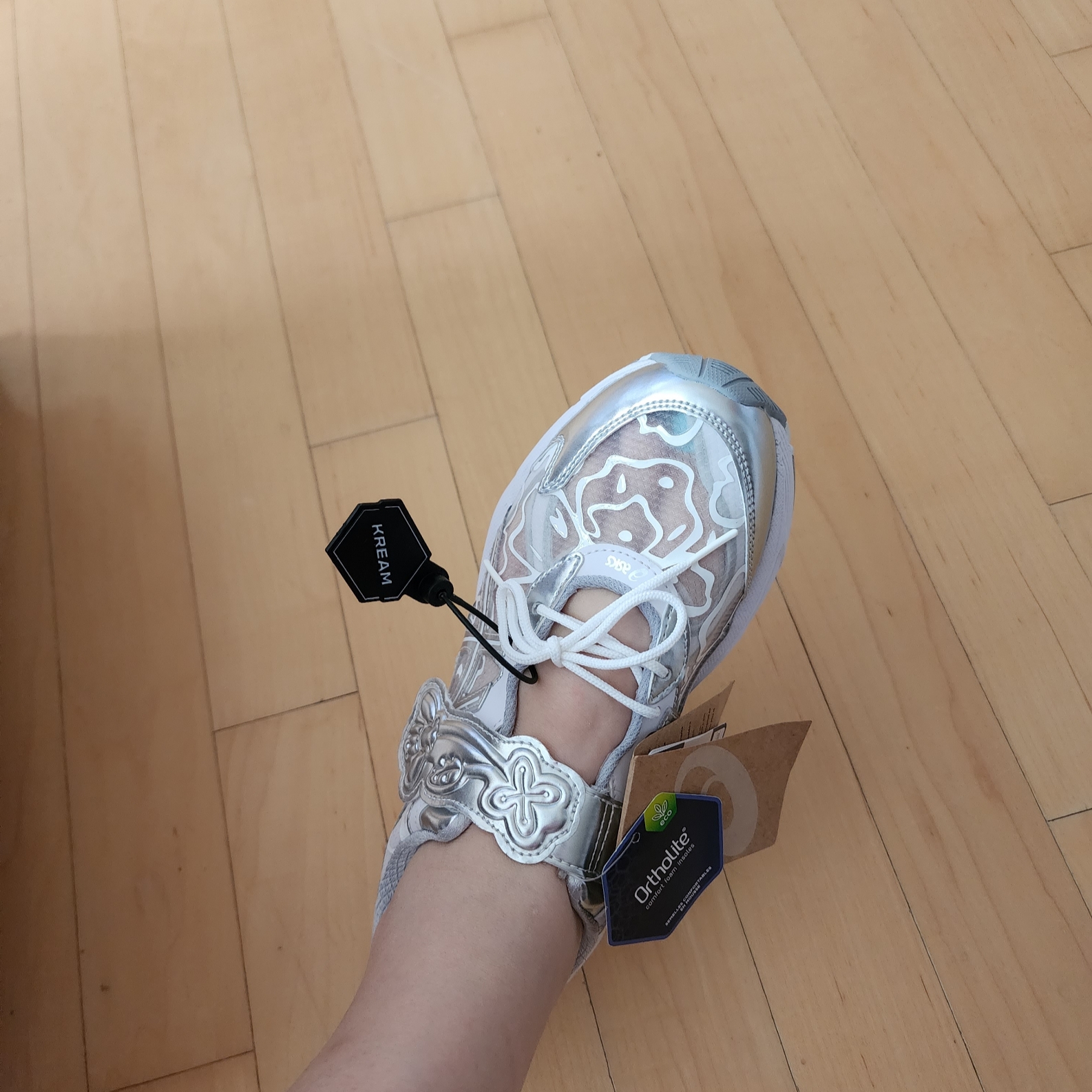 Asics x Cecilie Bahnsen GT-2160 White 착용 스타일 - 2