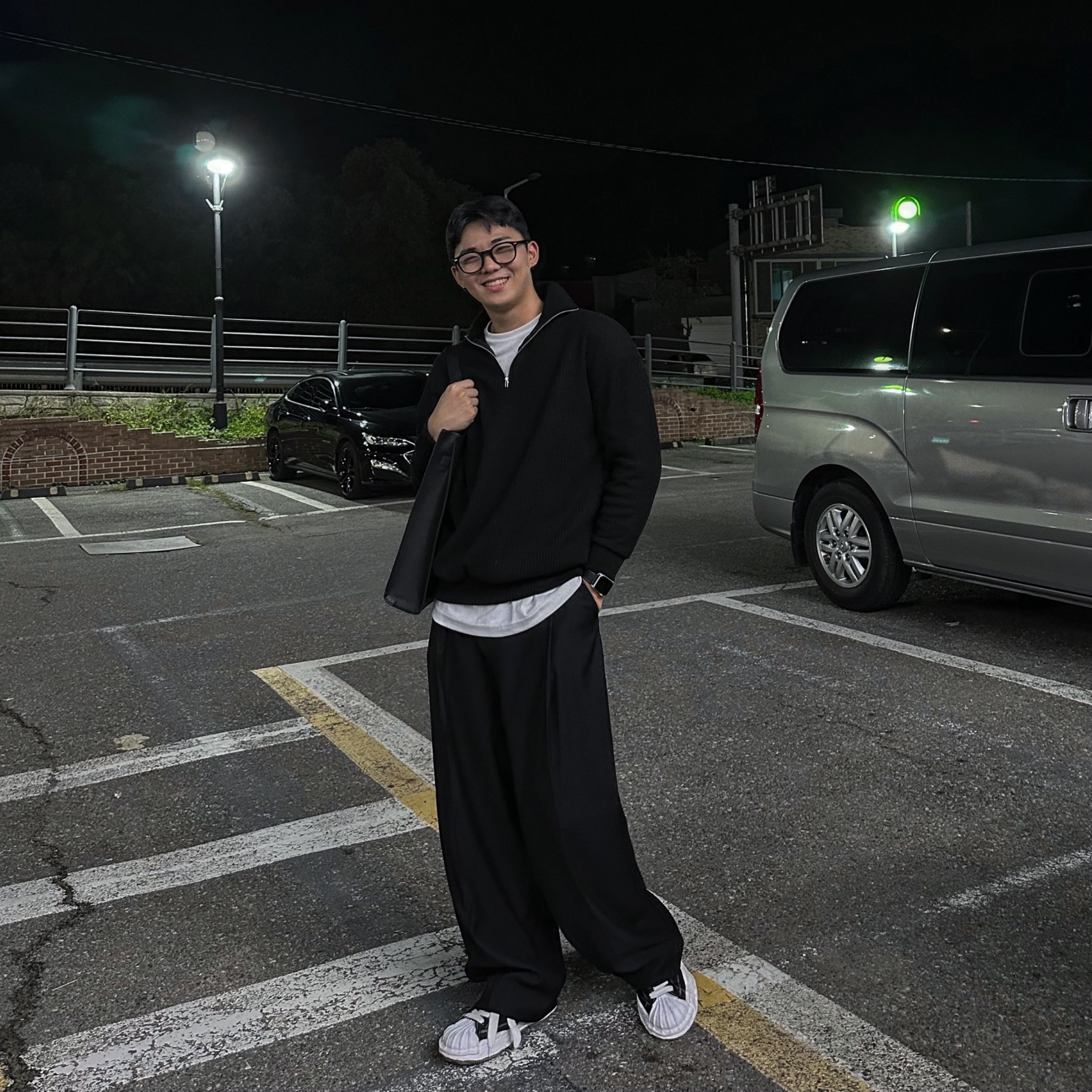 Maison Mihara Yasuhiro Blakey OG Sole Canvas Low-top Sneakers Black White 착용 스타일 - 4