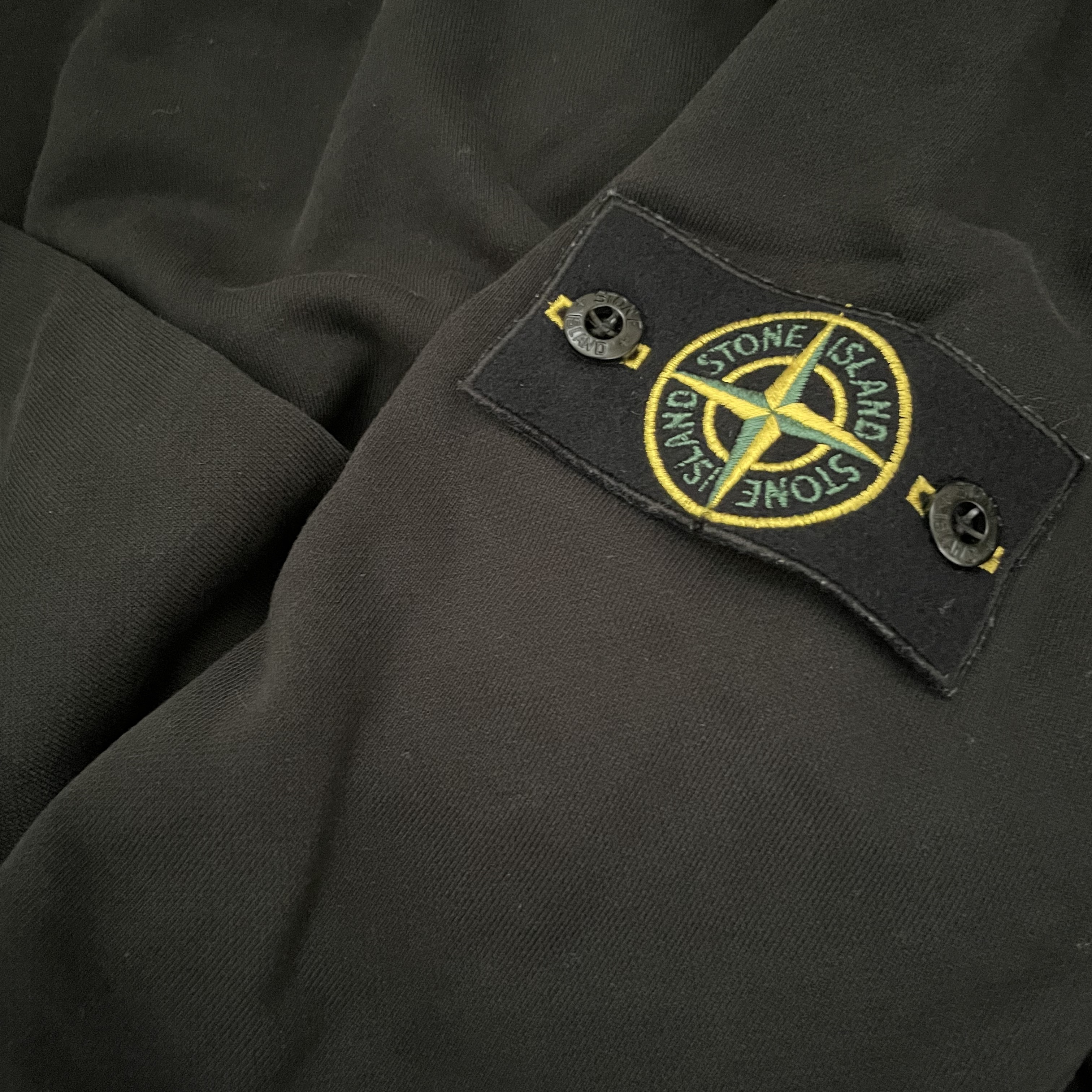Stone Island 63051 Crewneck Sweatshirt Black - 21SS 착용 스타일