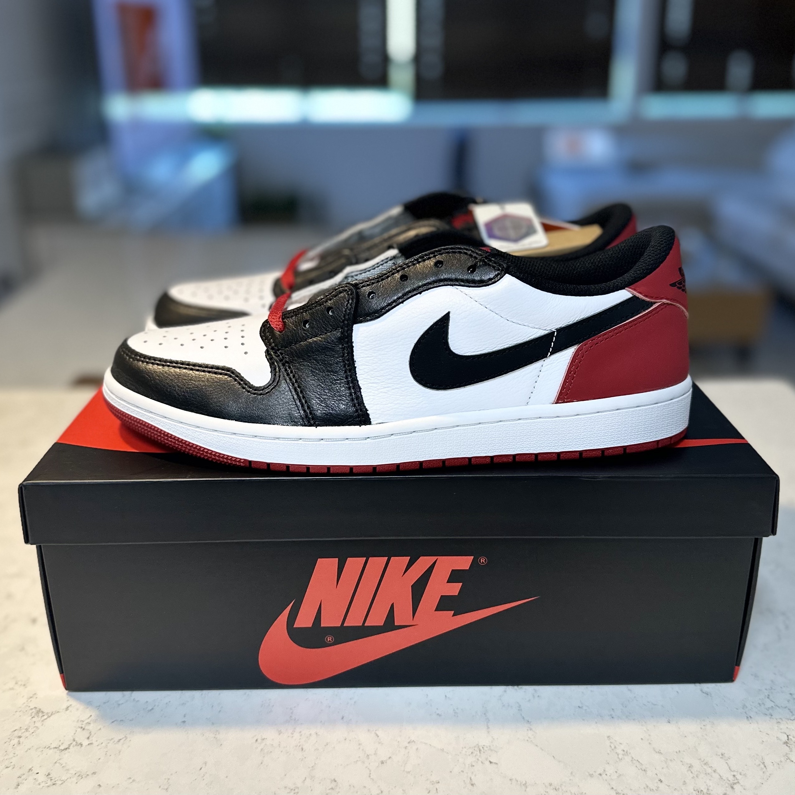 Jordan 1 Retro Low OG Black Toe 착용 스타일 - 2