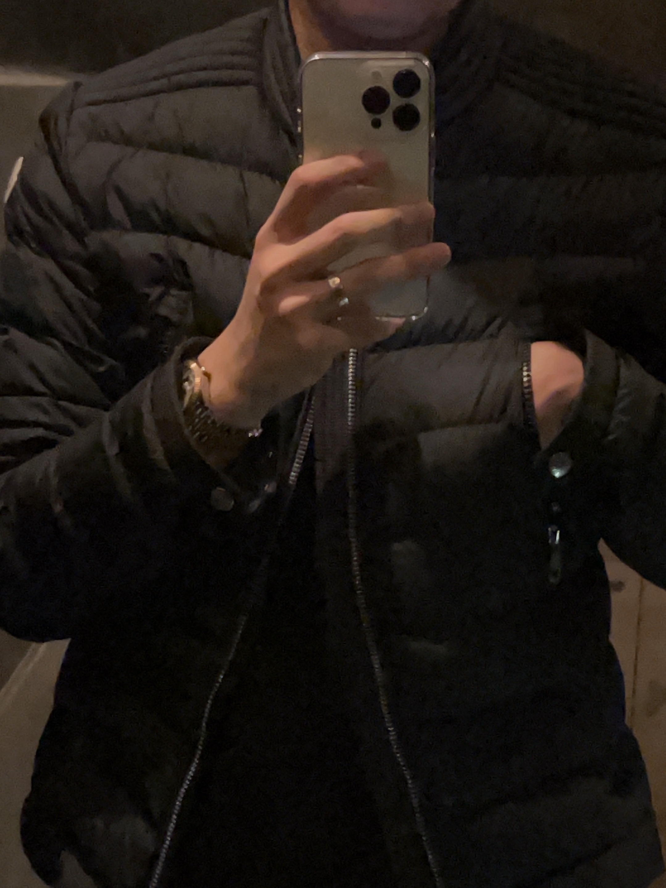 Moncler Amiot Short Down Jacket Black - 22FW 착용 스타일 - 1
