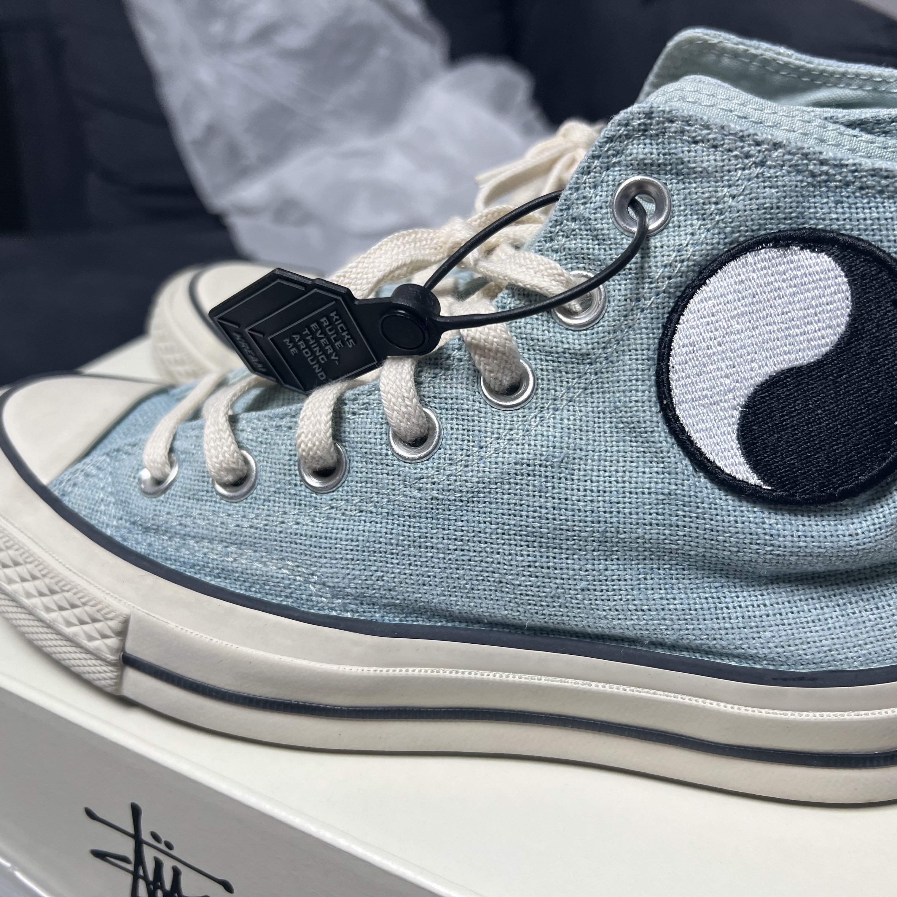 Converse x Stussy x Our Legacy Work Shop Chuck 70 High Pool Blue 착용 스타일 - 2