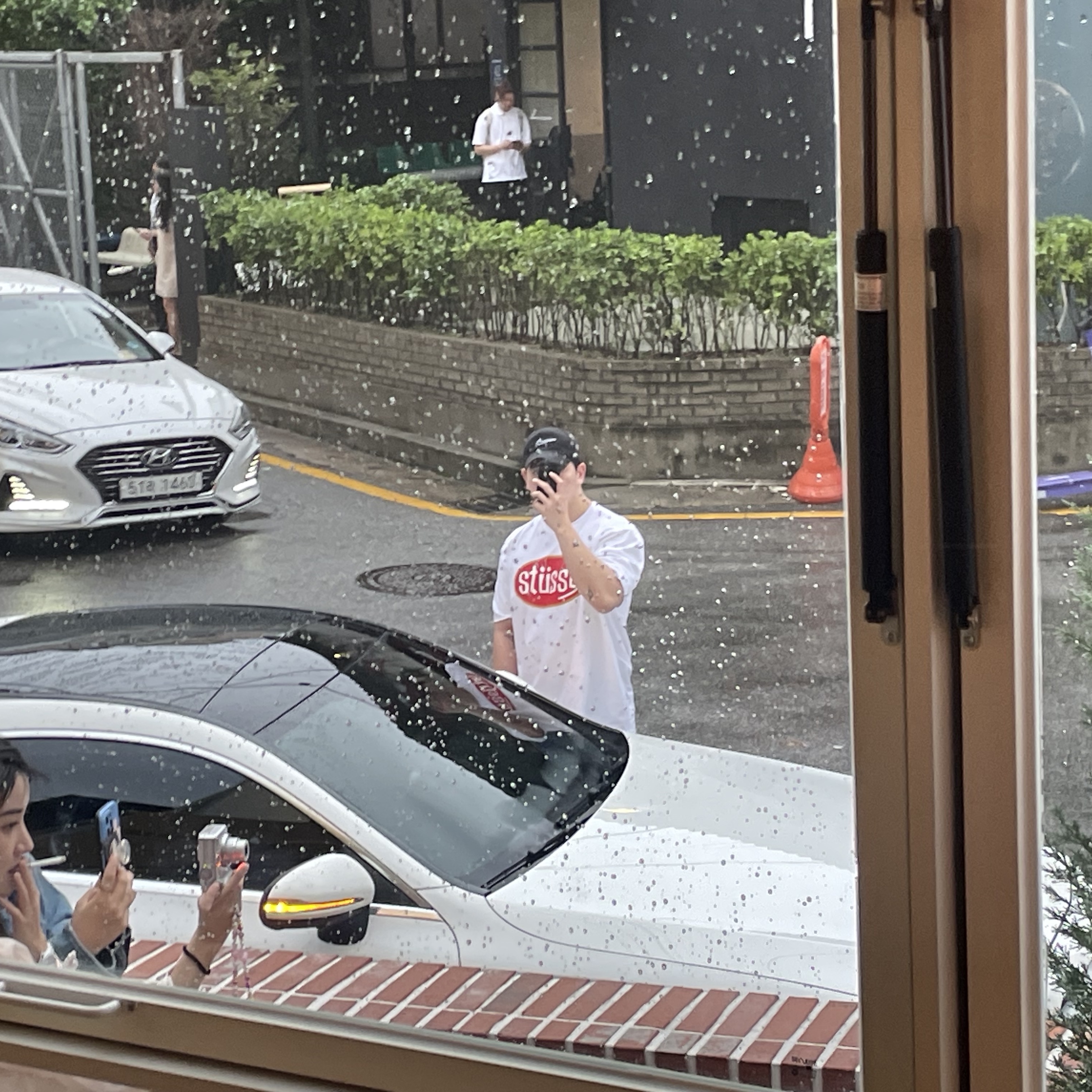 Stussy Pitstop T-Shirt White 착용 스타일