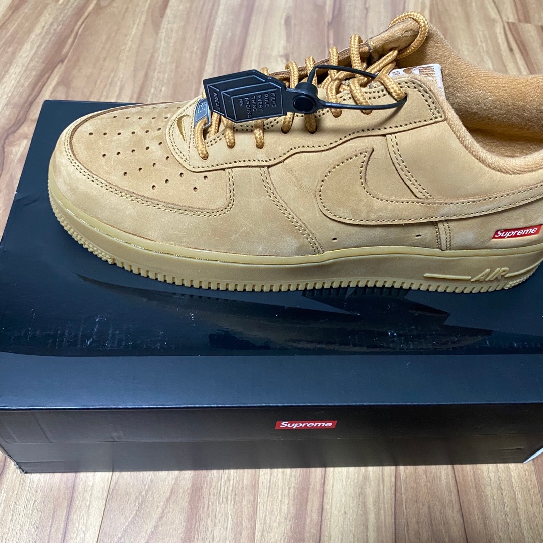 Nike x Supreme Air Force 1 Low Flax 착용 스타일