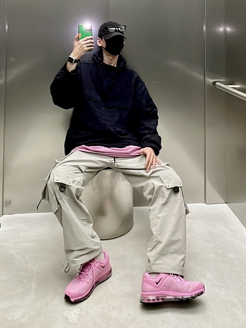Nike x Stussy Air Max 2013 Psychic Pink, IAB Studio Pigment T-Shirt Magenta 착용 스타일 - 1