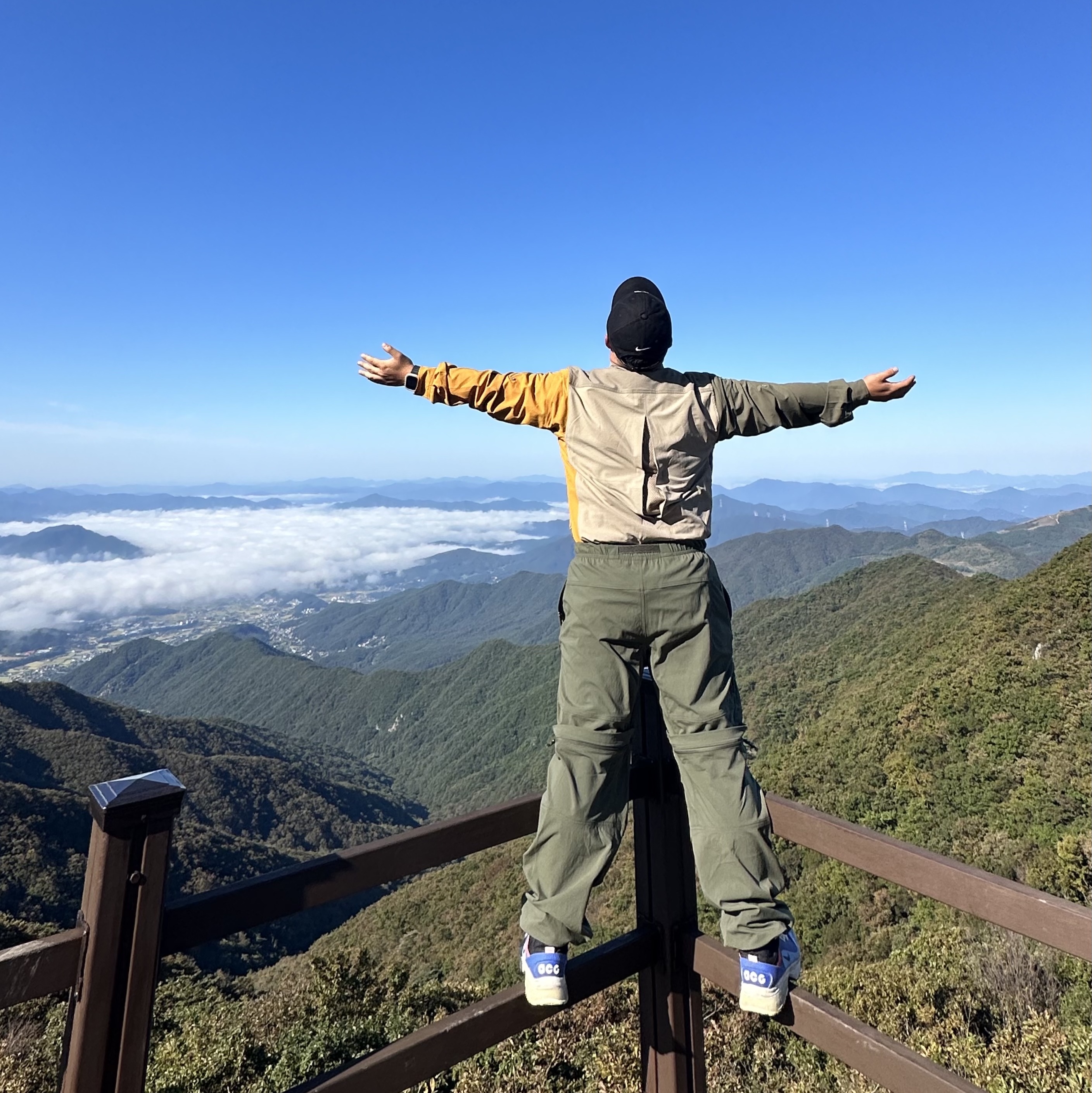 Nike ACG Smith Summit Cargo Pants Cargo Khaki - US/EU, Nike ACG Air Zoom Gaiadome Gore-Tex Hyper Royal 착용 스타일 - 1
