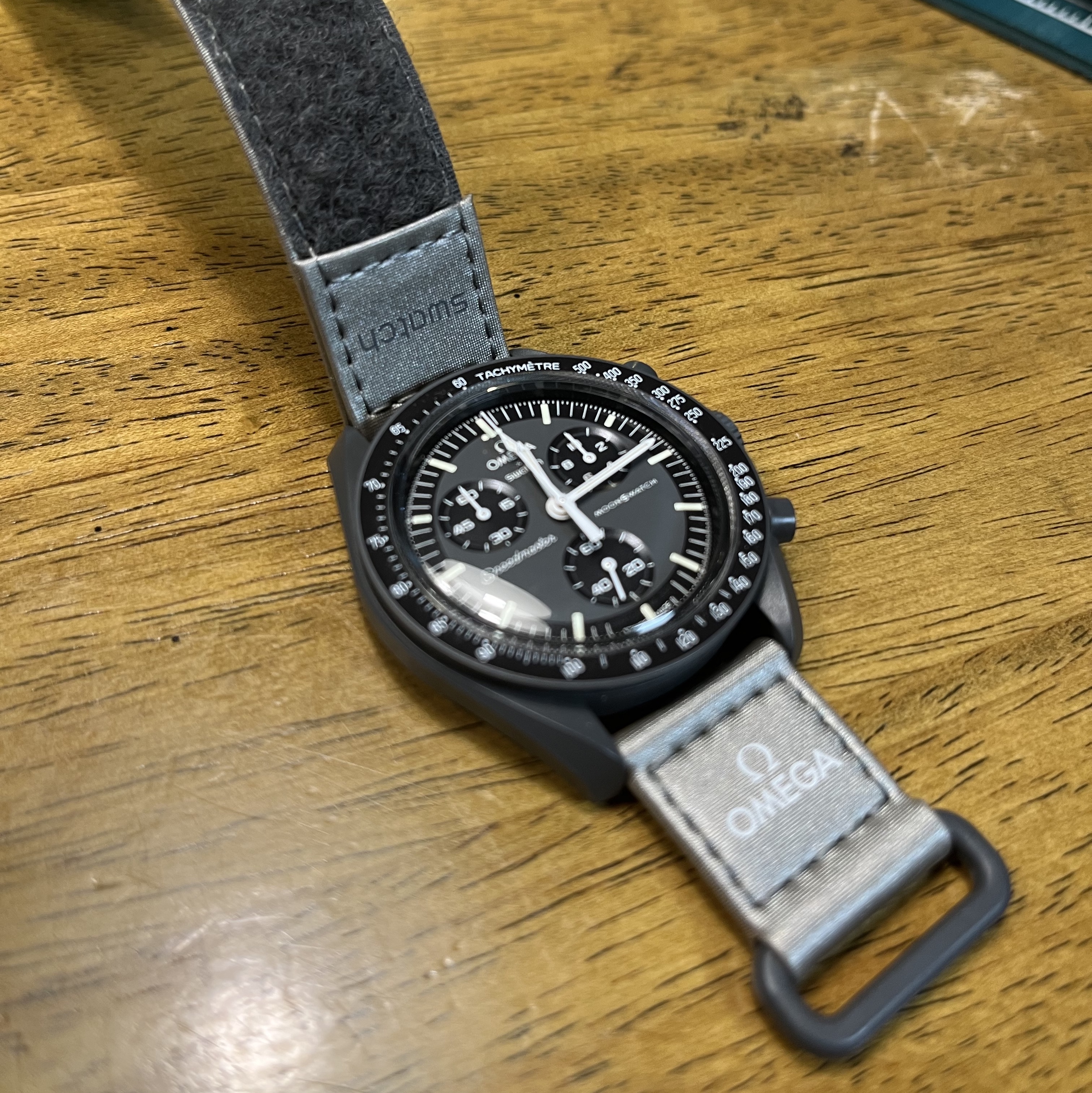 Swatch x Omega Bioceramic MoonSwatch Mission To Mercury 착용 스타일