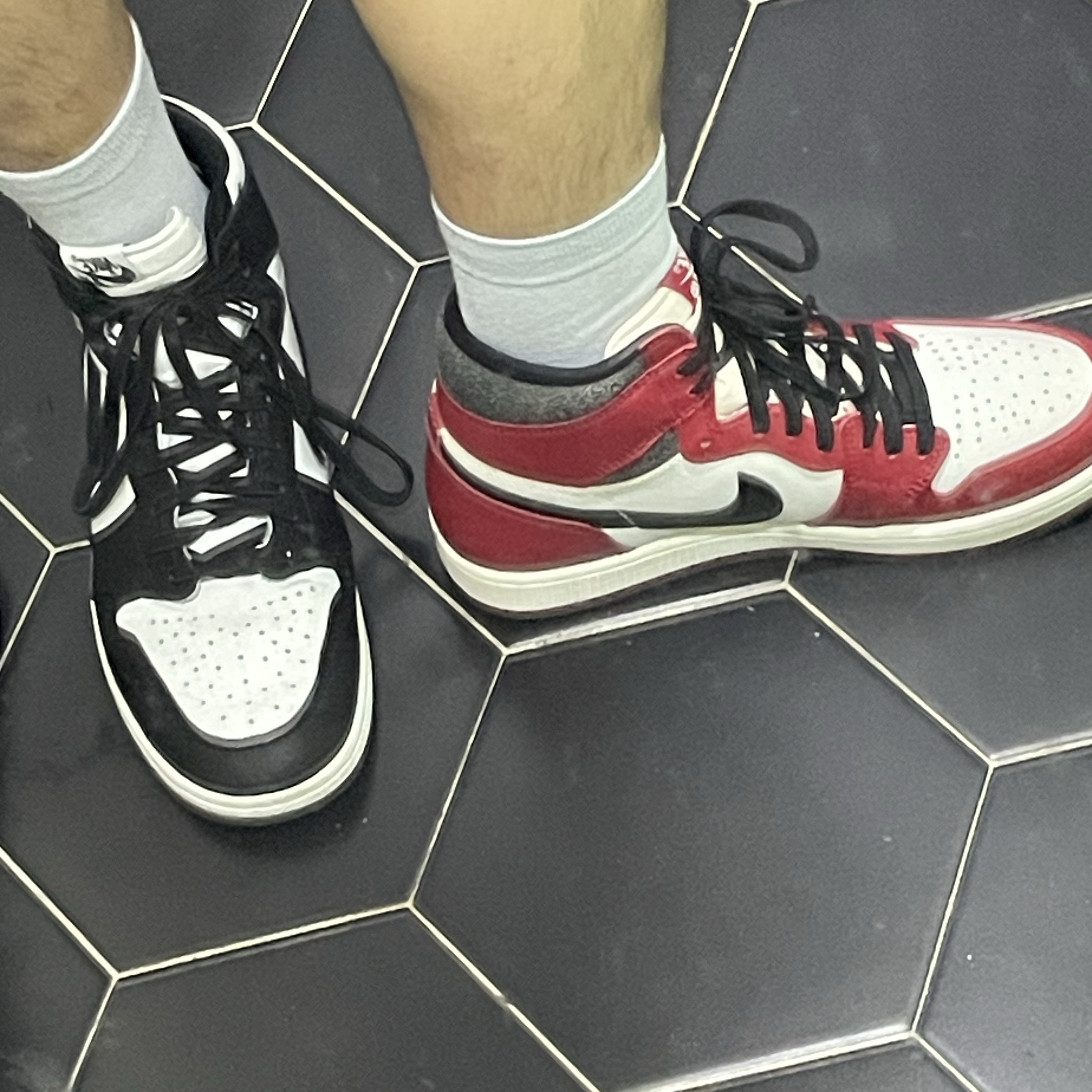 Jordan 1 Retro High OG Chicago 2022, Jordan 1 High 85 Black White 착용 스타일 - 1
