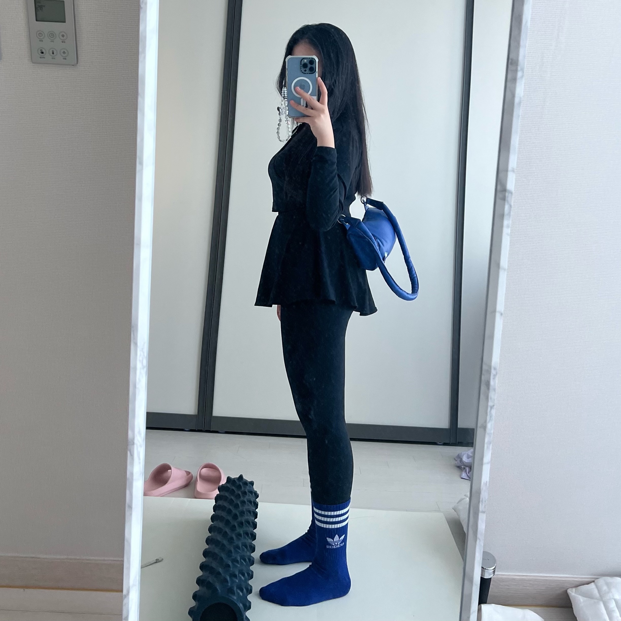 Ader Error x Zara Leather Shoulder Bag Blue 착용 스타일