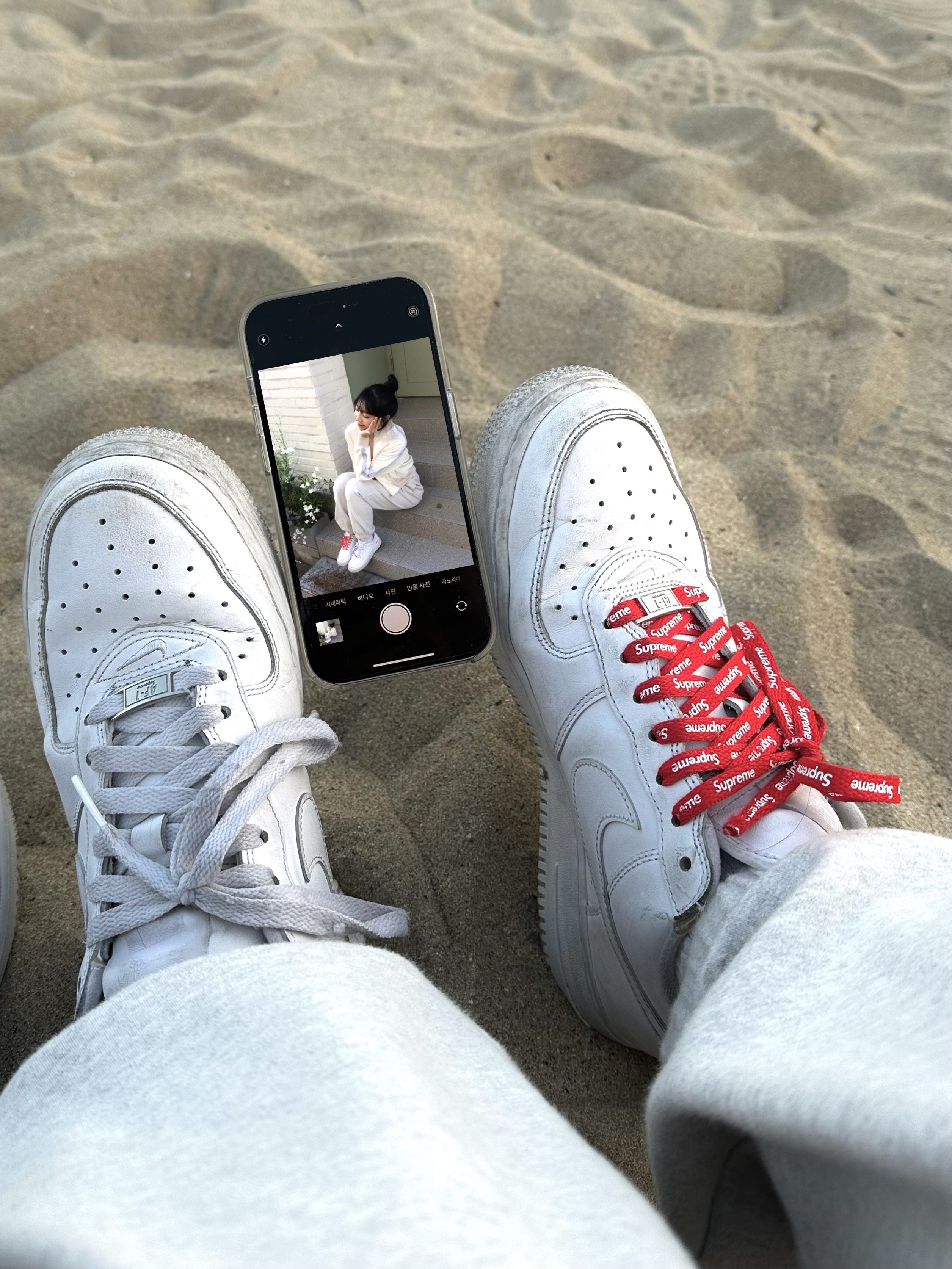 Nike x Supreme Air Force 1 Low White 착용 스타일