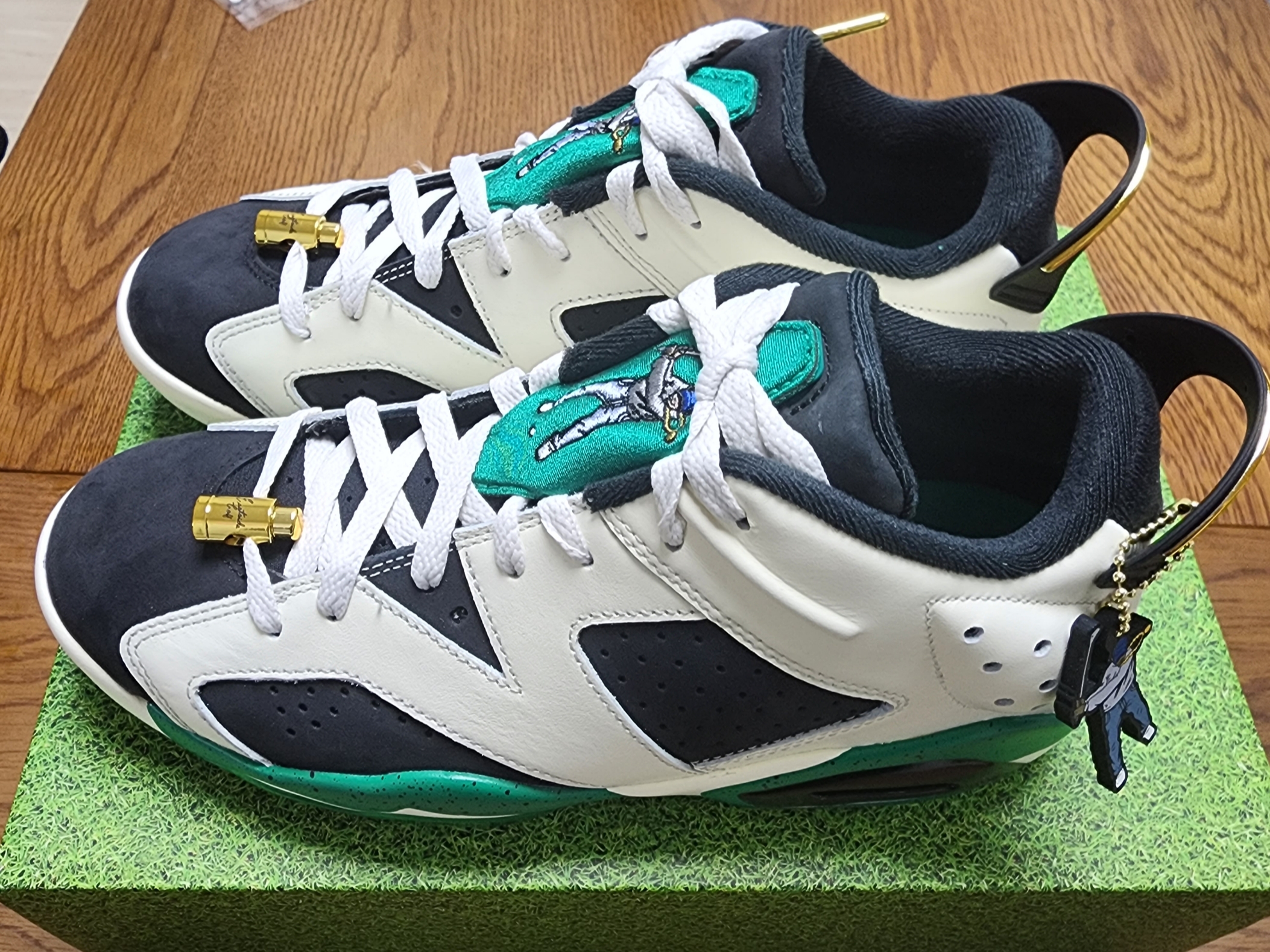 Jordan 6 x Eastside Golf Low Golf 1961 White Malachite 착용 스타일 - 4