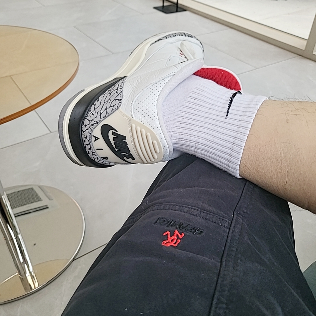 Jordan 3 Retro White Cement Reimagined 착용 스타일