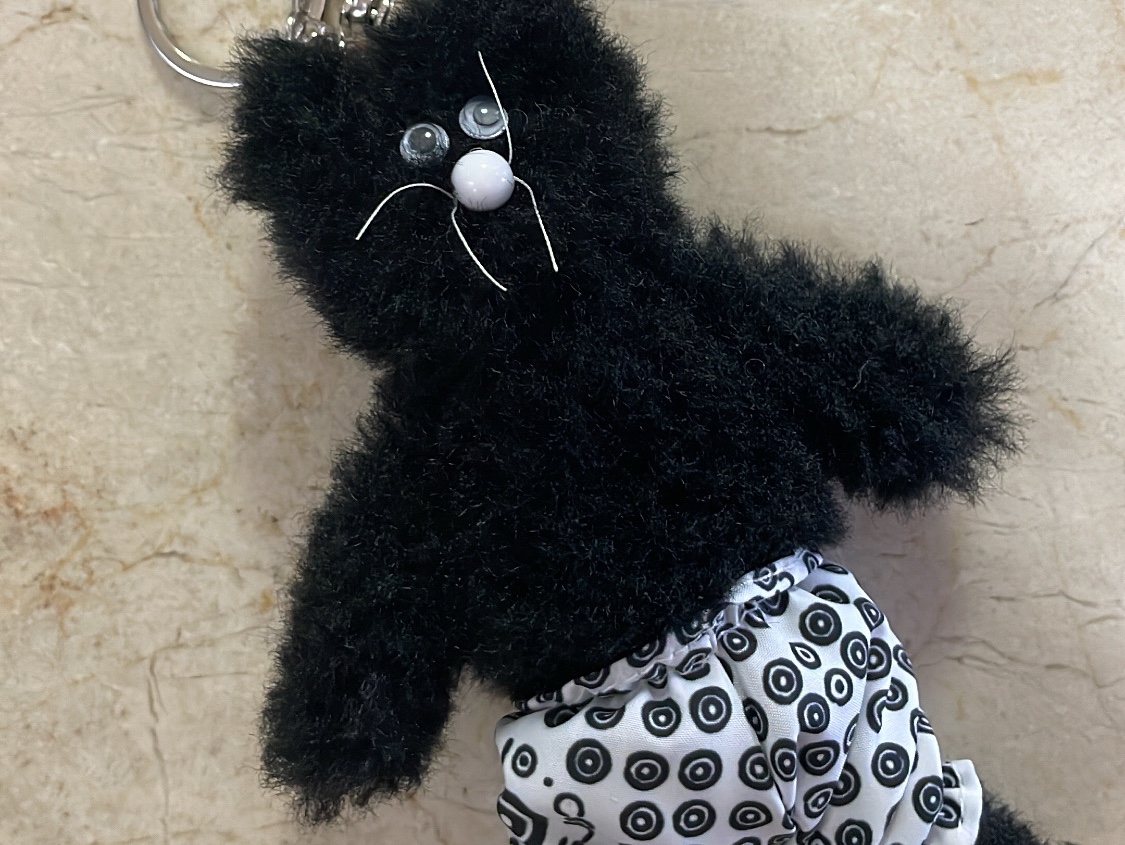 Monamhee x 10 Corso Como Bianco Keyring Black 착용 스타일