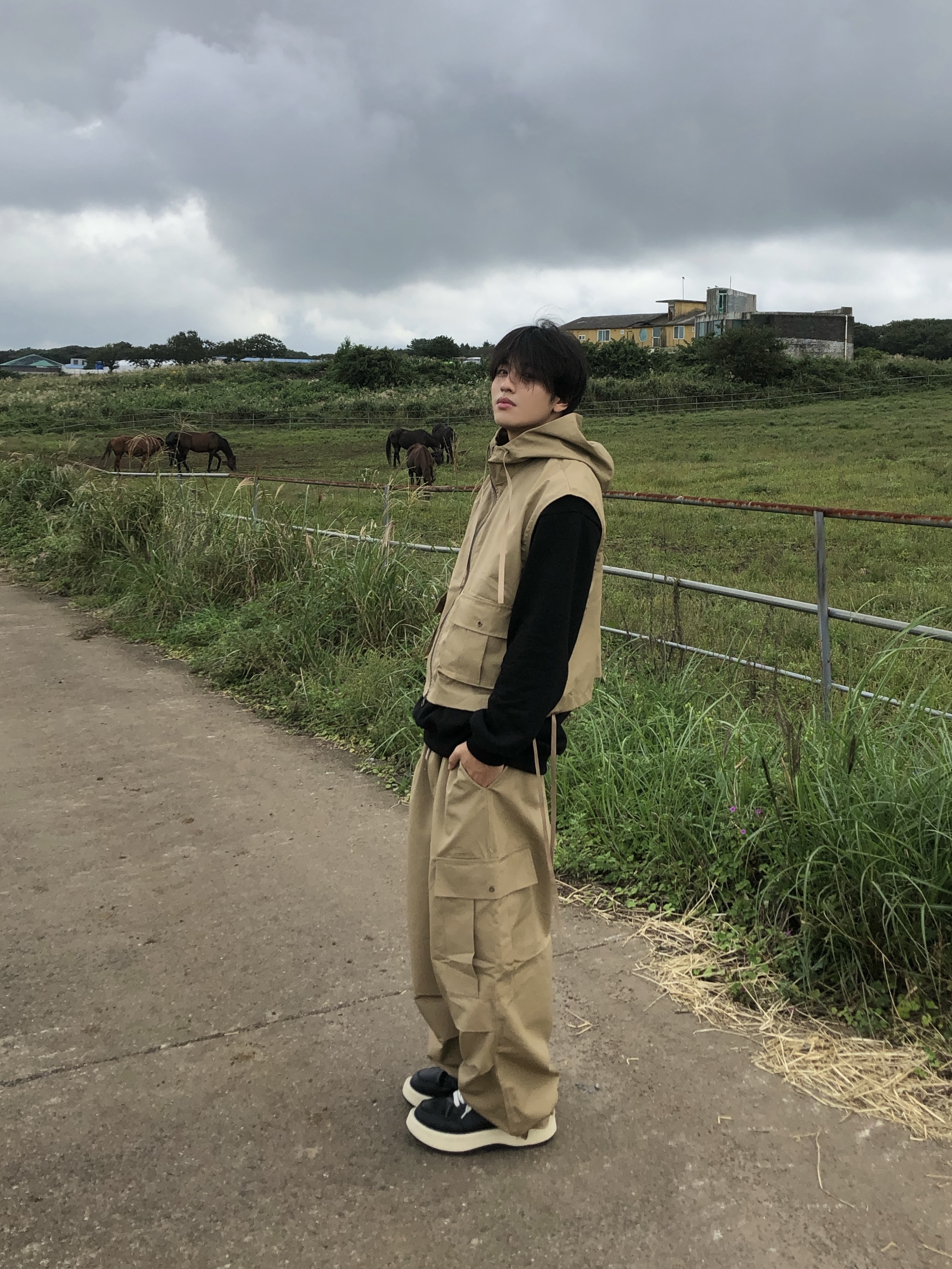 Converse x Drkshdw Turbowpn Black Cream 착용 스타일 - 3