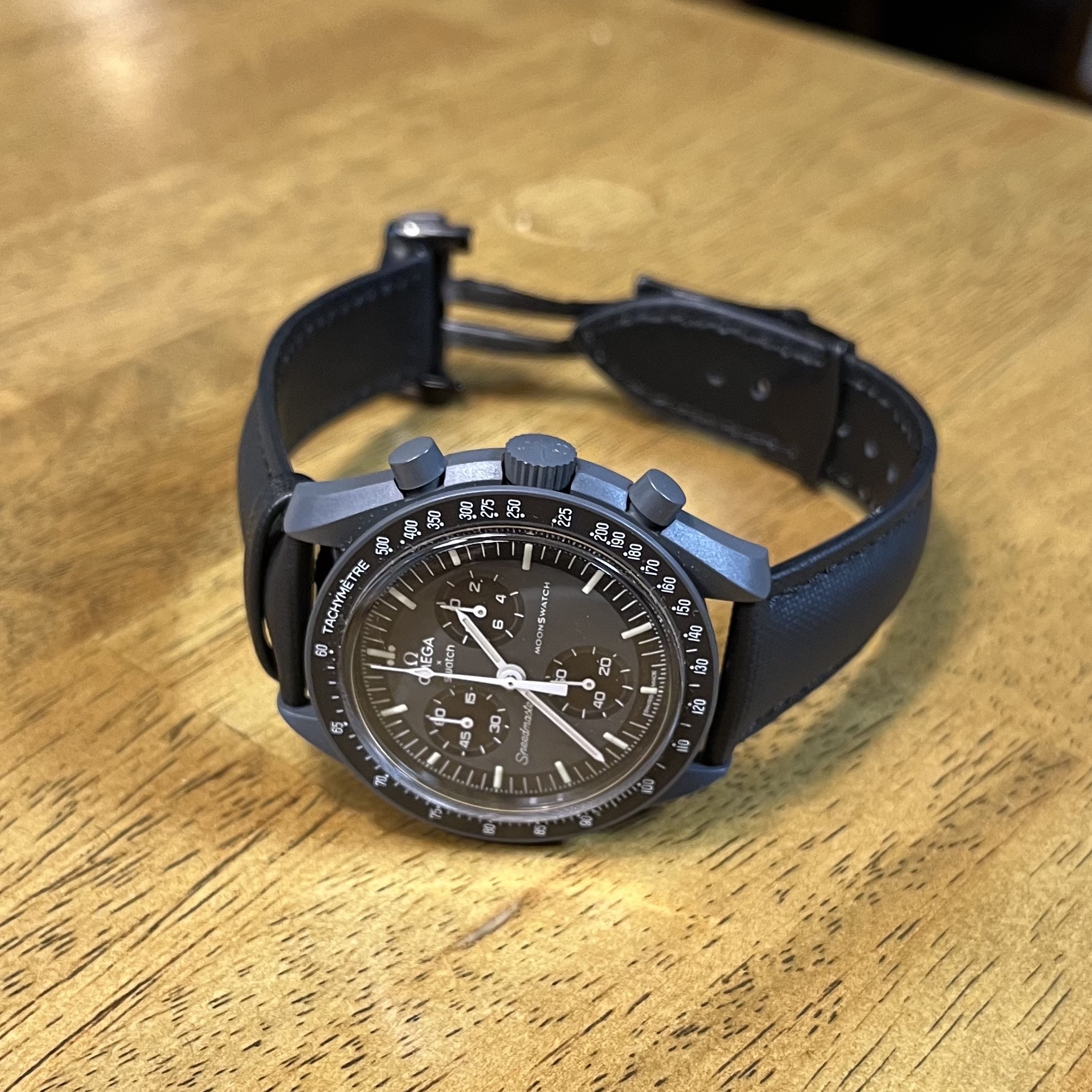 Swatch x Omega Bioceramic MoonSwatch Mission To Mercury 착용 스타일 - 2
