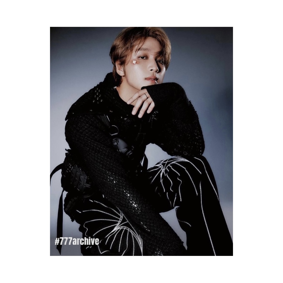 Thug Club Mithril Hoodie Sleeve Black, Thug Club Chain Stitch Denim Pants Black 착용 스타일 - 1