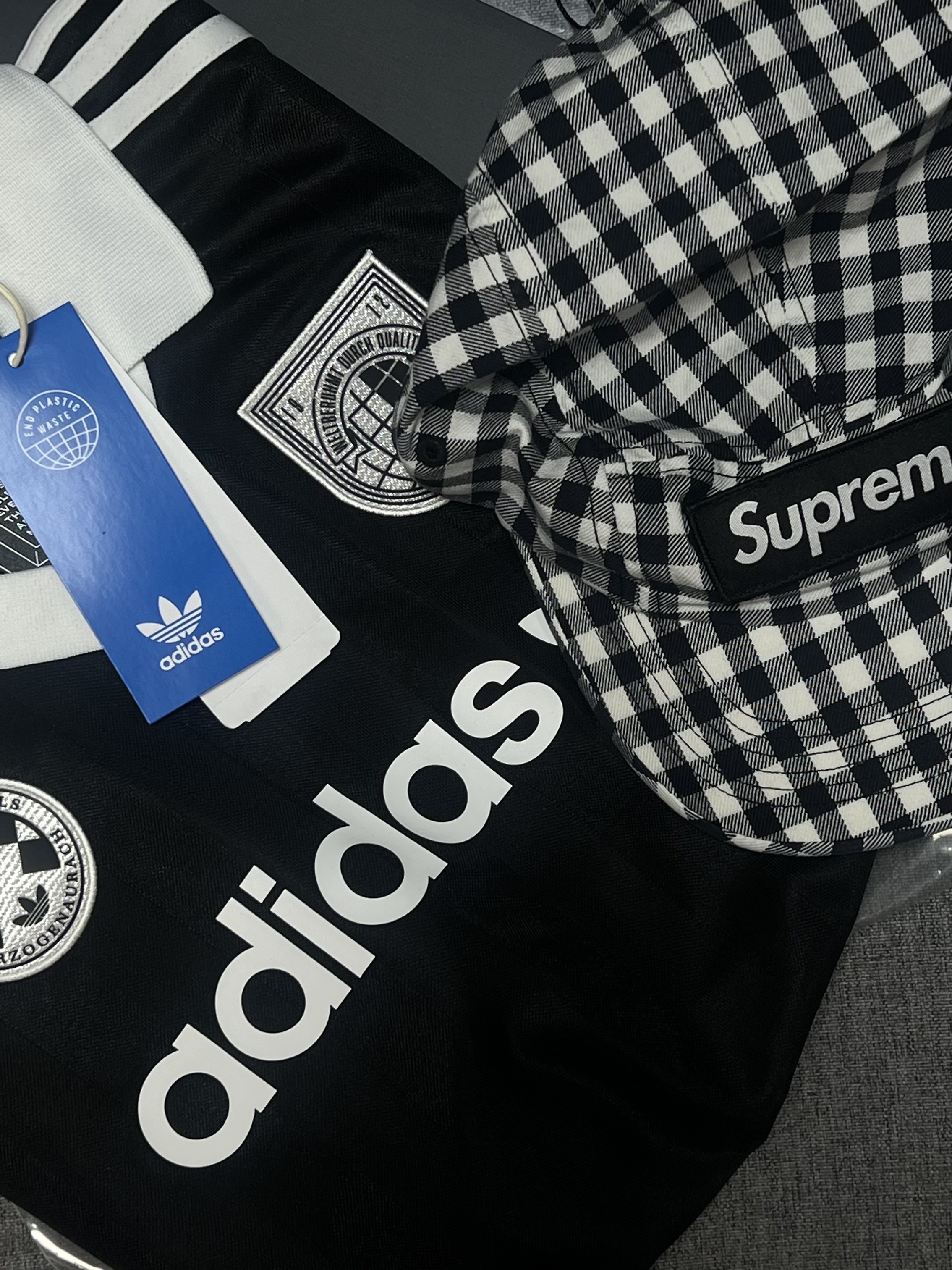 (W) Adidas Football Long Sleeve T-Shirt Black - KR Sizing, Supreme Gingham Camp Cap Black - 23SS 착용 스타일