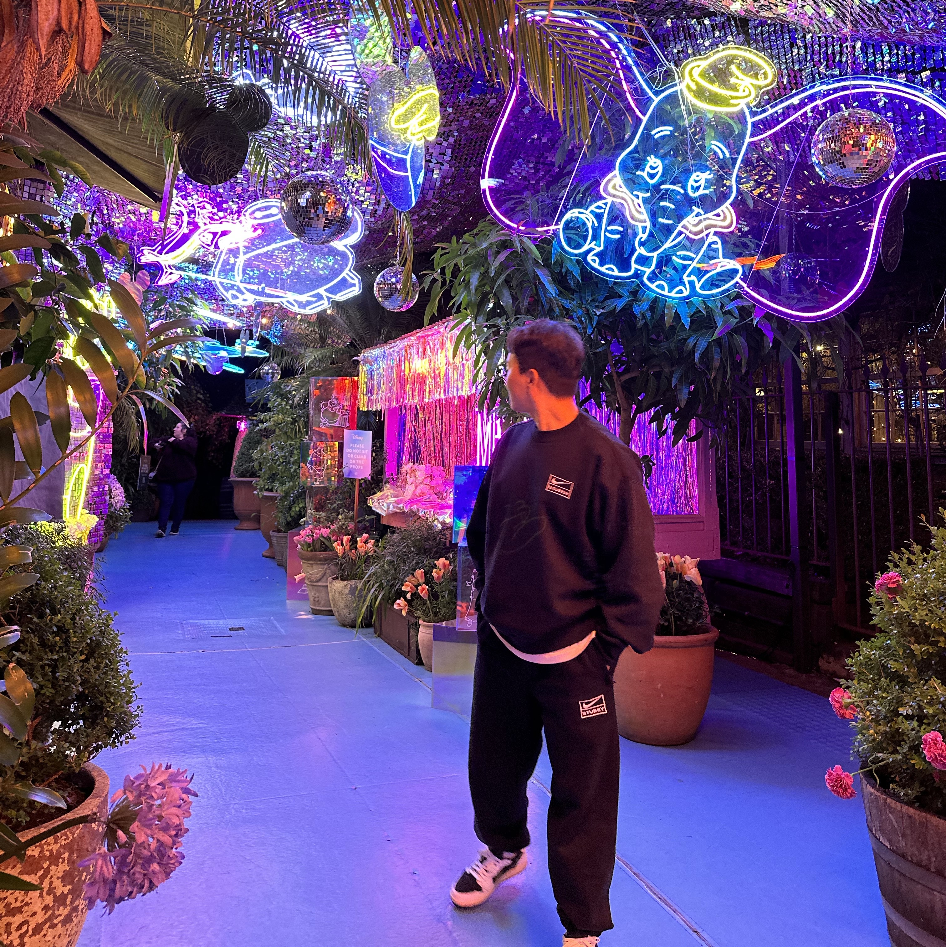 Nike x Stussy NRG Washed Fleece Crewneck Black (DO5310-010), Nike x Stussy NRG Washed Fleece Pants Black (DO5296-010) 착용 스타일 - 1