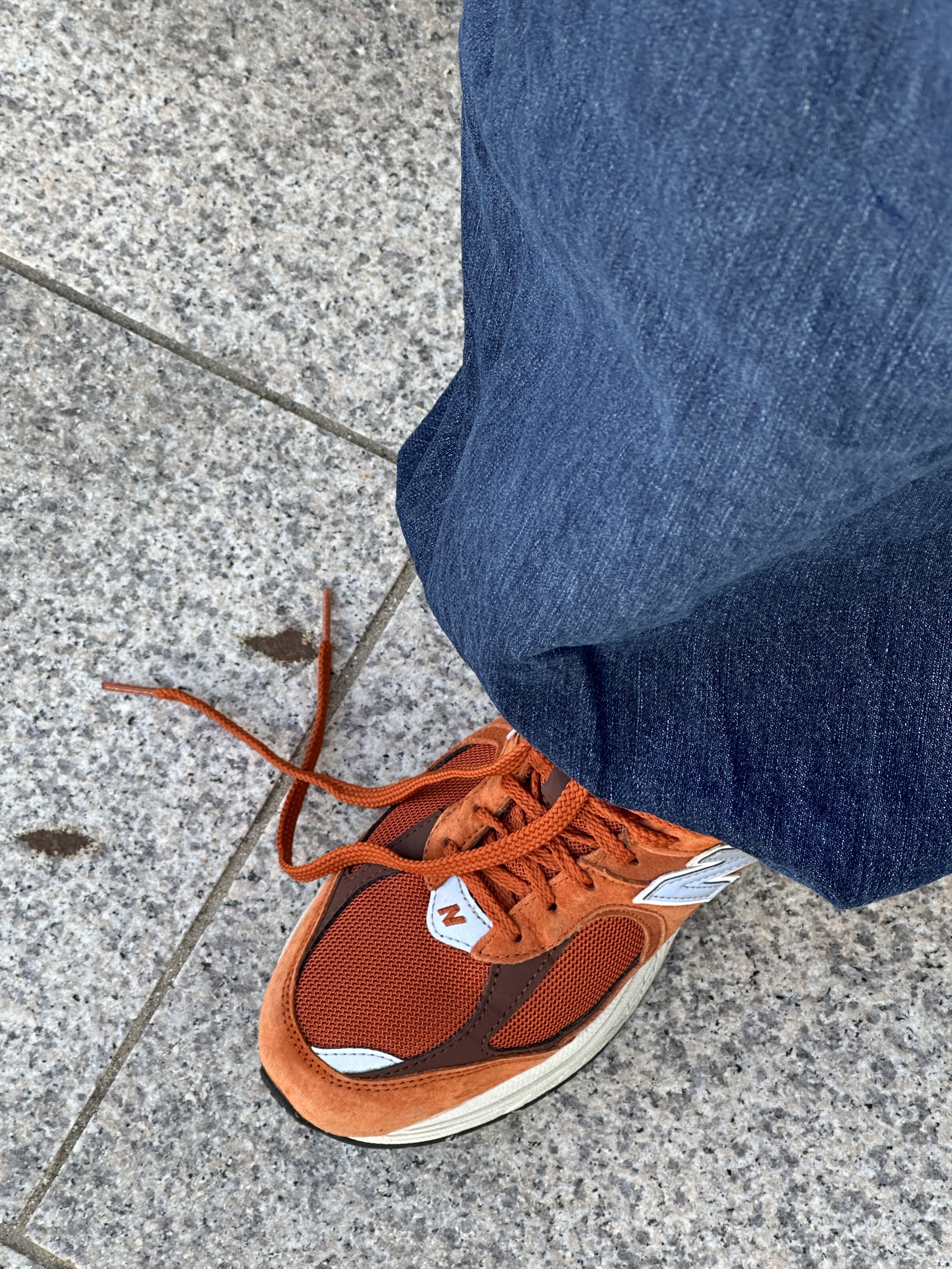 New Balance 2002R Rust Oxide, Zara x Ader Error Wide Leg Jeans Blue 착용 스타일 - 2