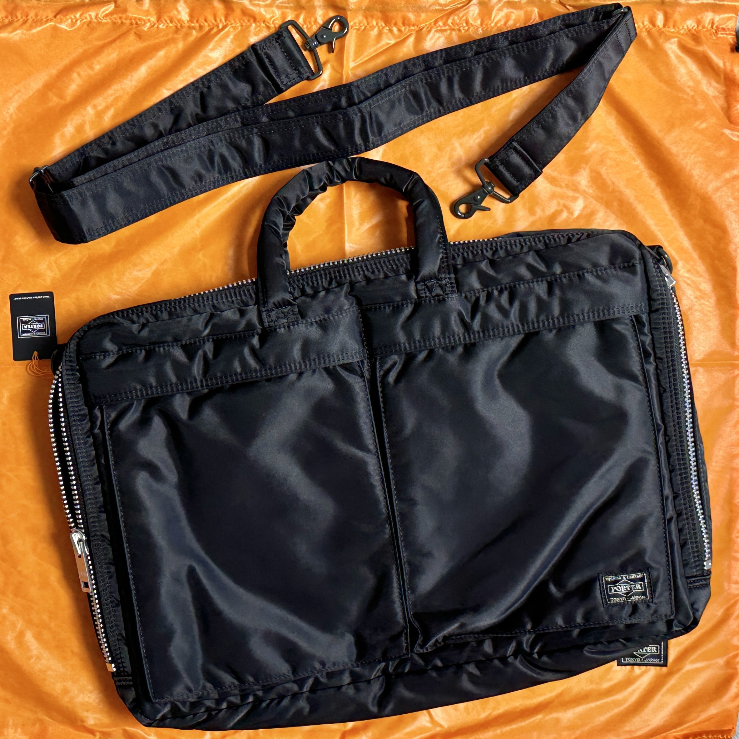 Porter Tanker 2Way Briefcase Black 착용 스타일 - 1