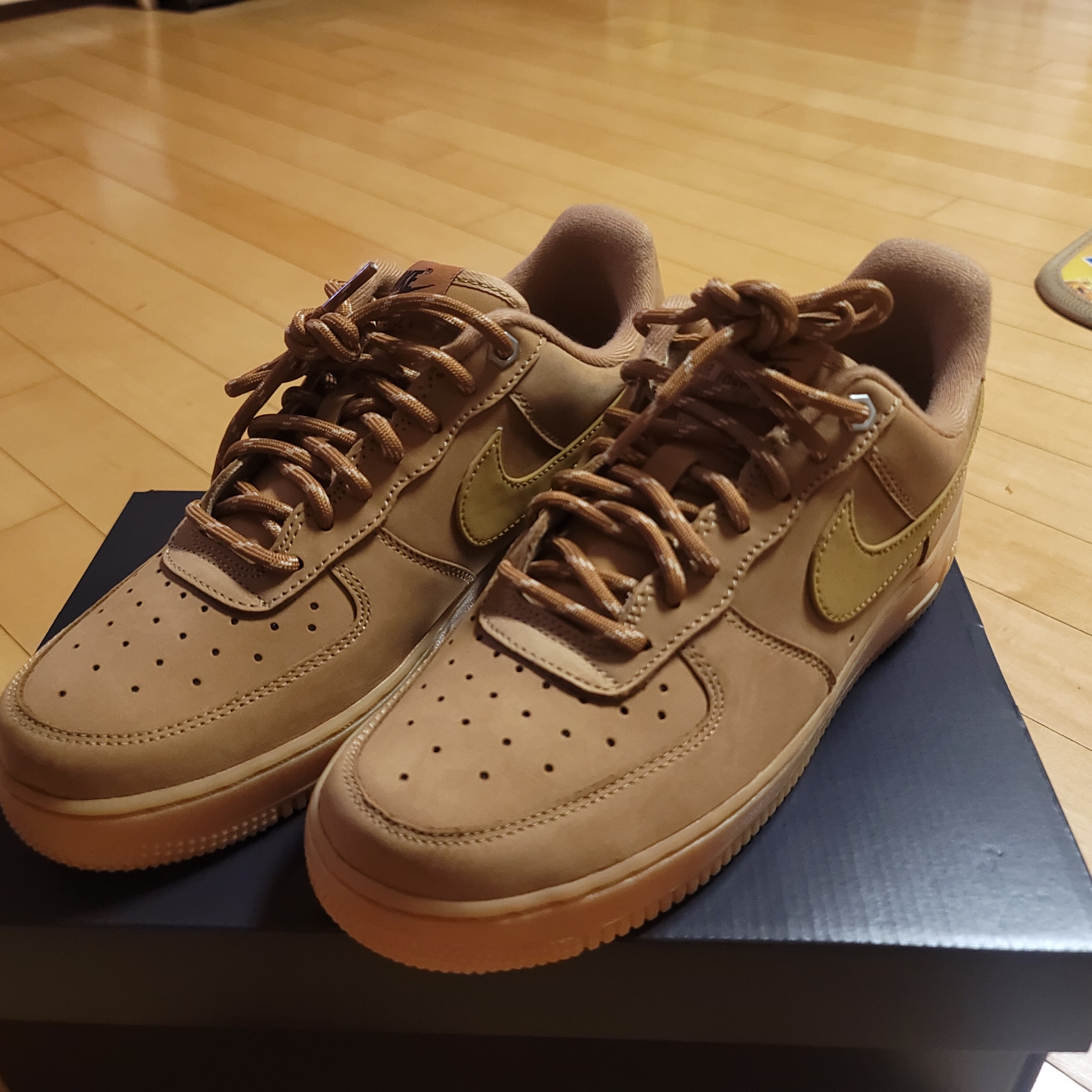 Nike Air Force 1 '07 WB Flax 착용 스타일 - 1