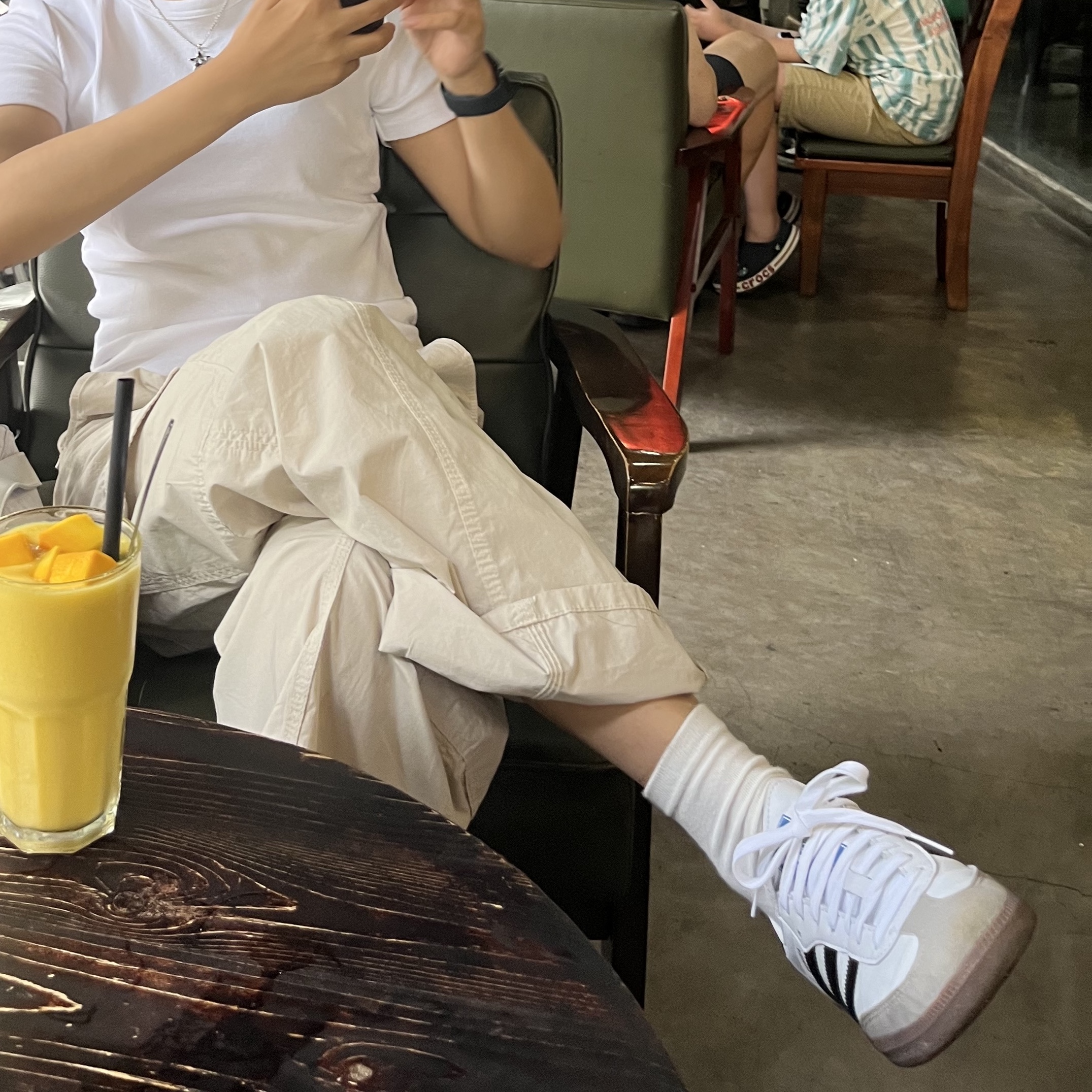 Adidas Samba Vegan White Black 착용 스타일