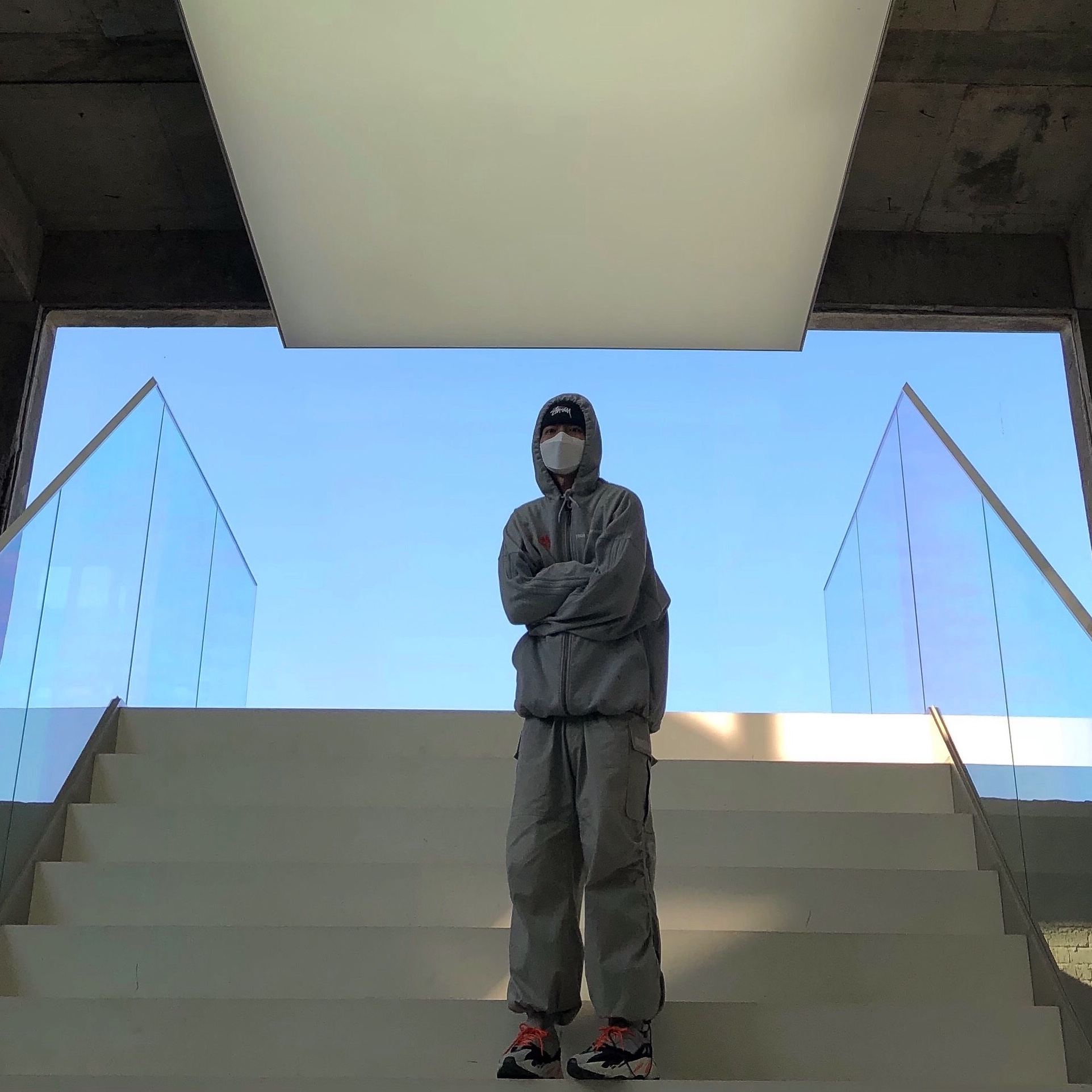 Nike x Stussy NRG Cuffed Beanie Black, Adidas Yeezy Boost 700 Wave Runner Solid Grey 2017/2019 착용 스타일