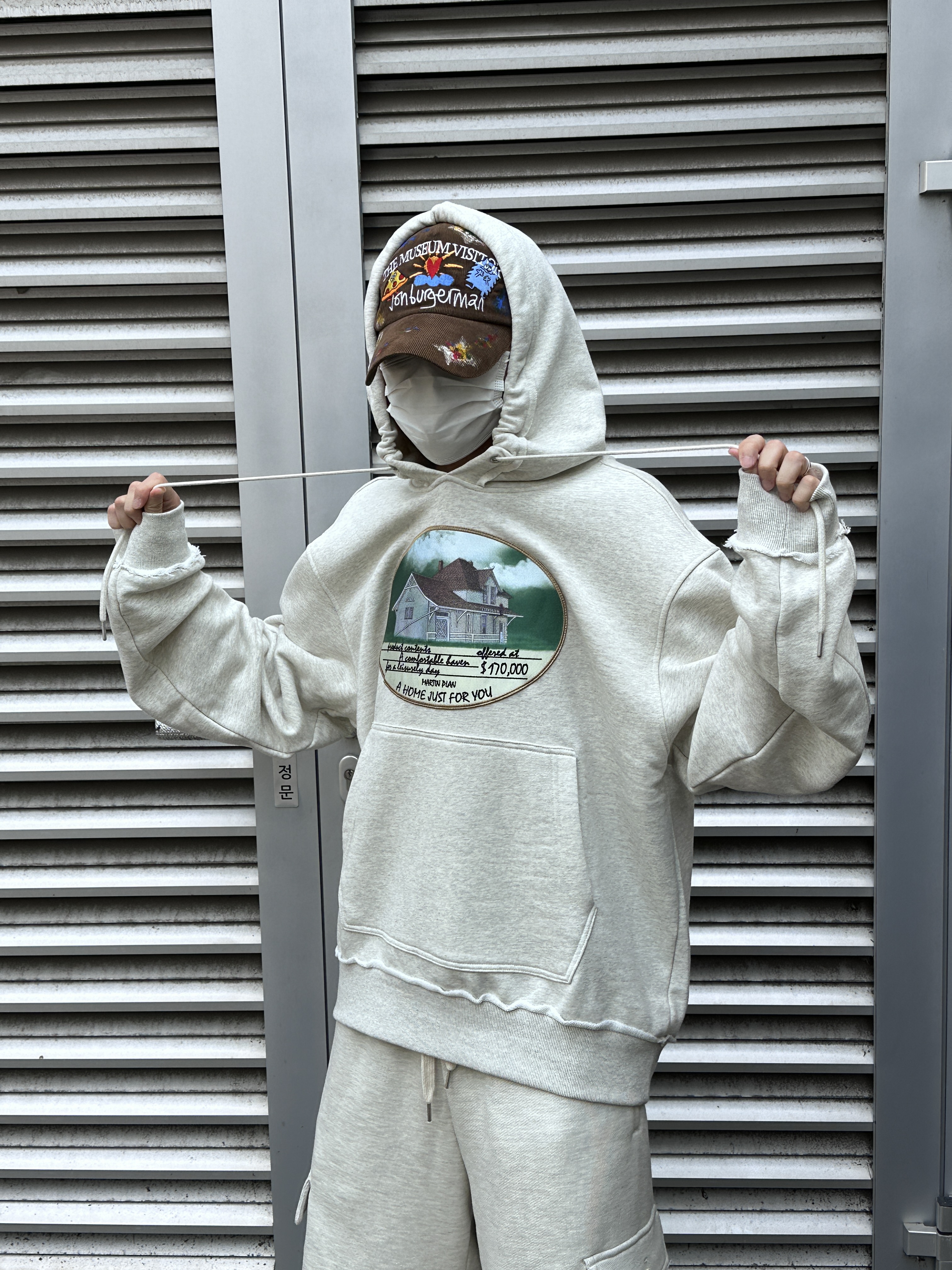 The Museum Visitor x Jon Burgerman Hand Painted Pizza & Poch Corduroy Ball Cap Brown, Adidas Yeezy Boost 350 V2 Natural 착용 스타일 - 3