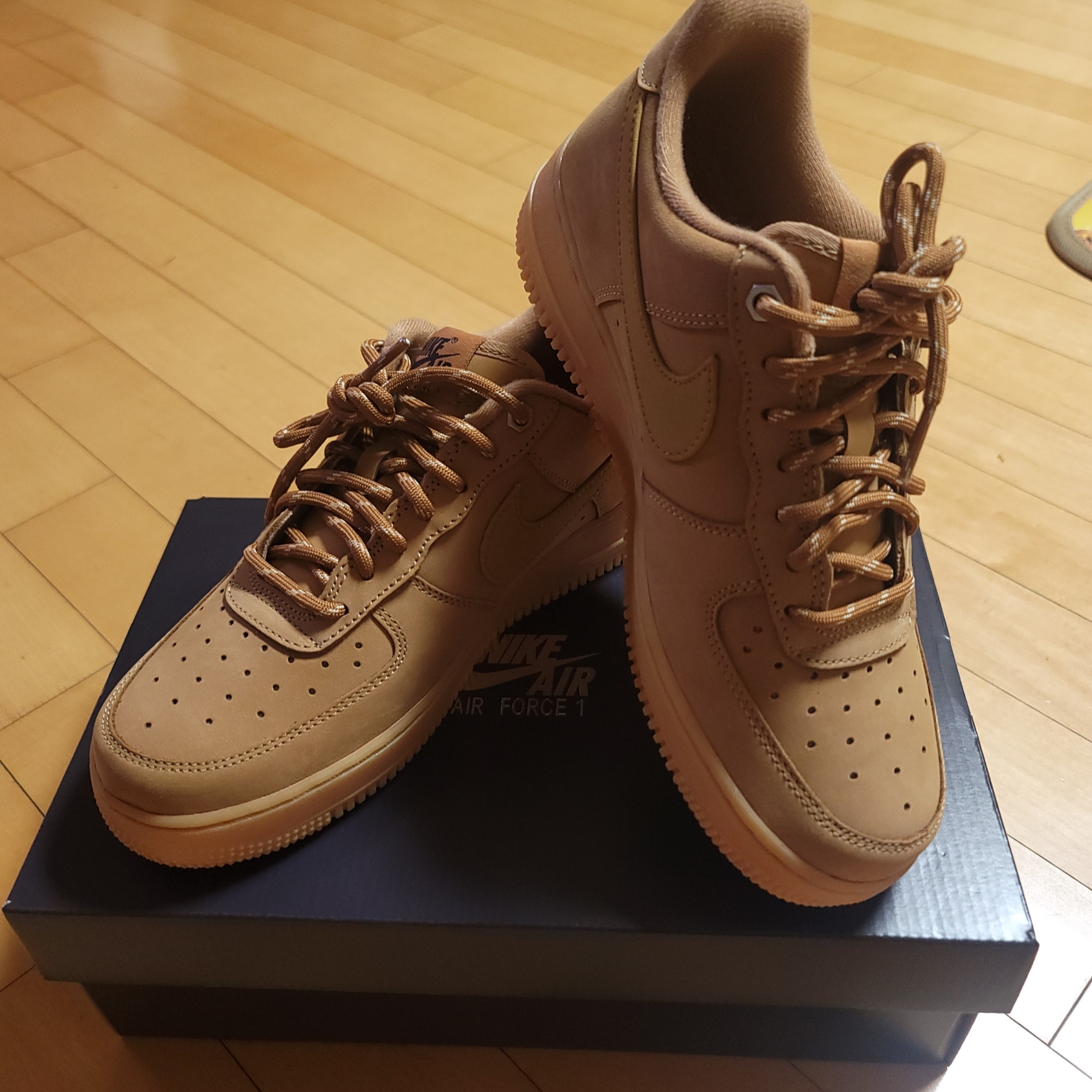 Nike Air Force 1 '07 WB Flax 착용 스타일 - 2