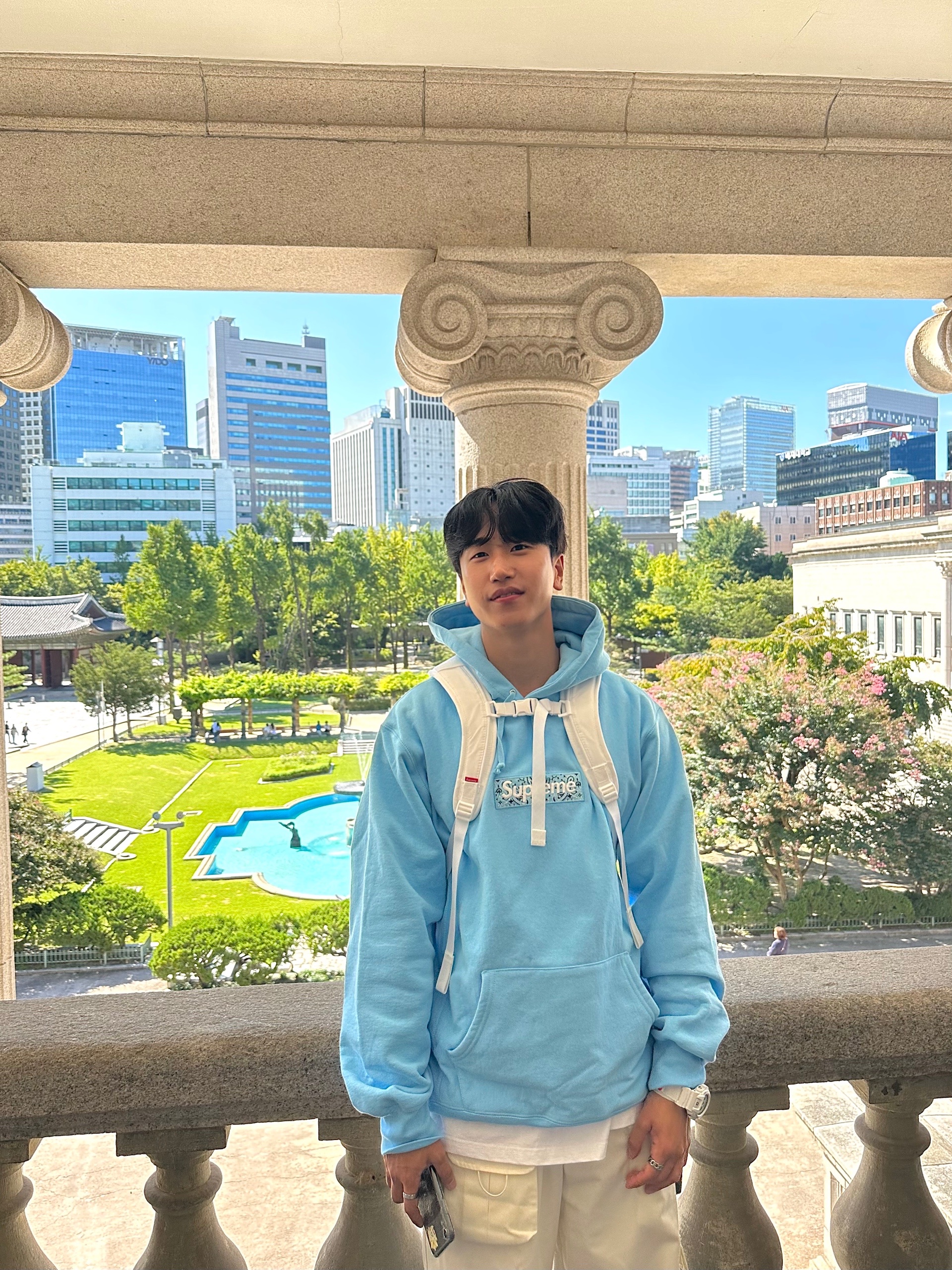 Supreme Bandana Box Logo Hooded Sweatshirt Light Blue - 19FW, Supreme Pigment Print S Logo 6-Panel Black - 23FW 착용 스타일 - 3