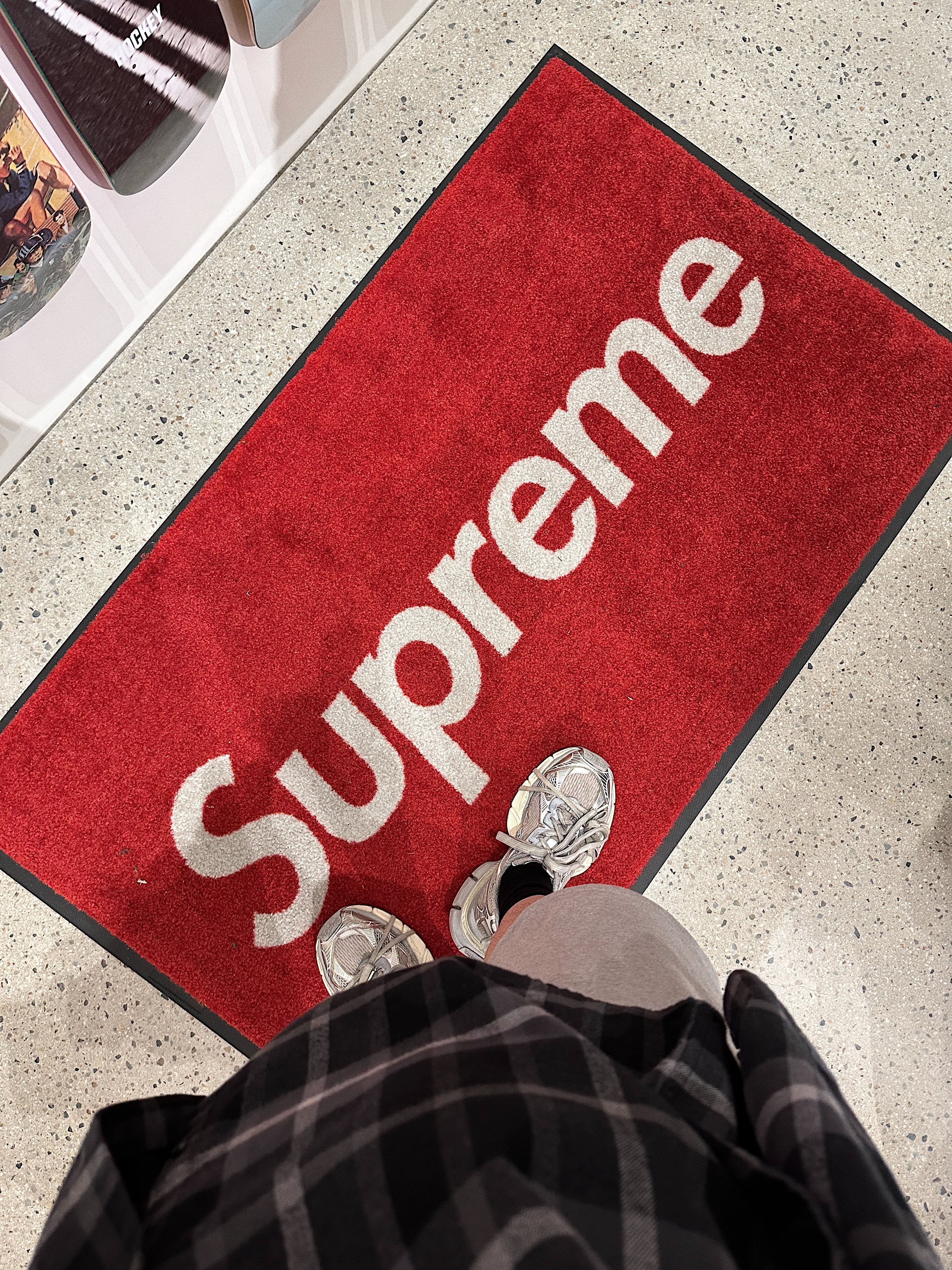Supreme New Era S Logo Beanie Pink - 23FW, Supreme New Era S Logo Beanie Red - 23FW 착용 스타일 - 5