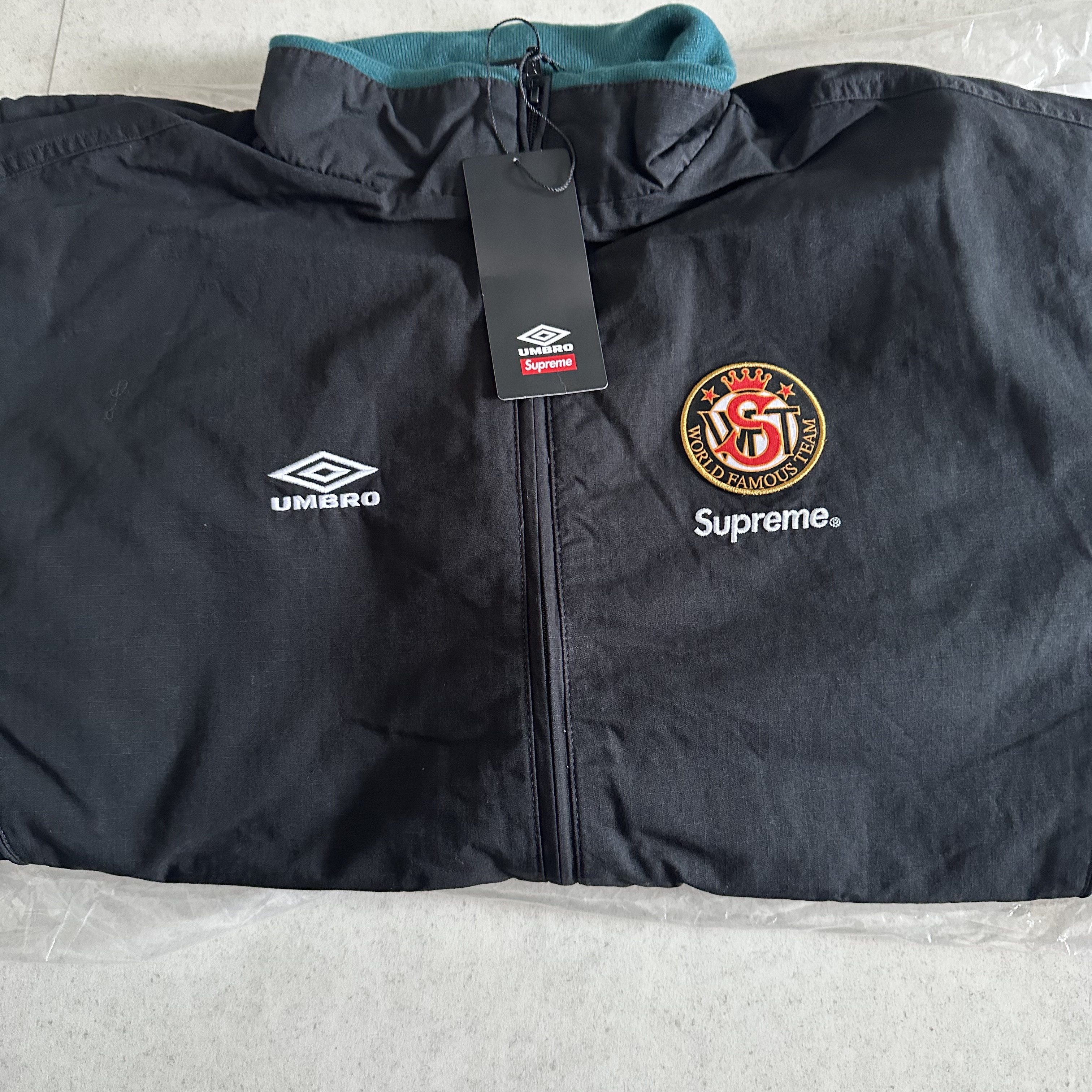 Supreme x Umbro Cotton Ripstop Track Jacket Black - 23FW 착용 스타일 - 3