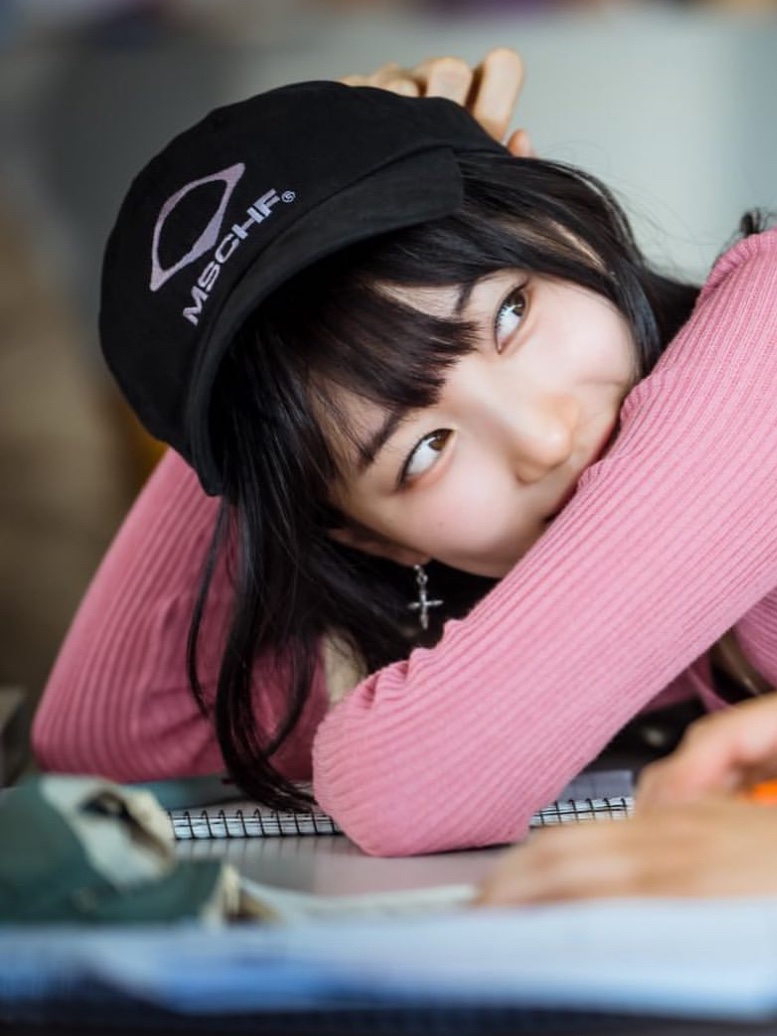 (W) Mischief Rhombus Basic Ball Cap Black 착용 스타일