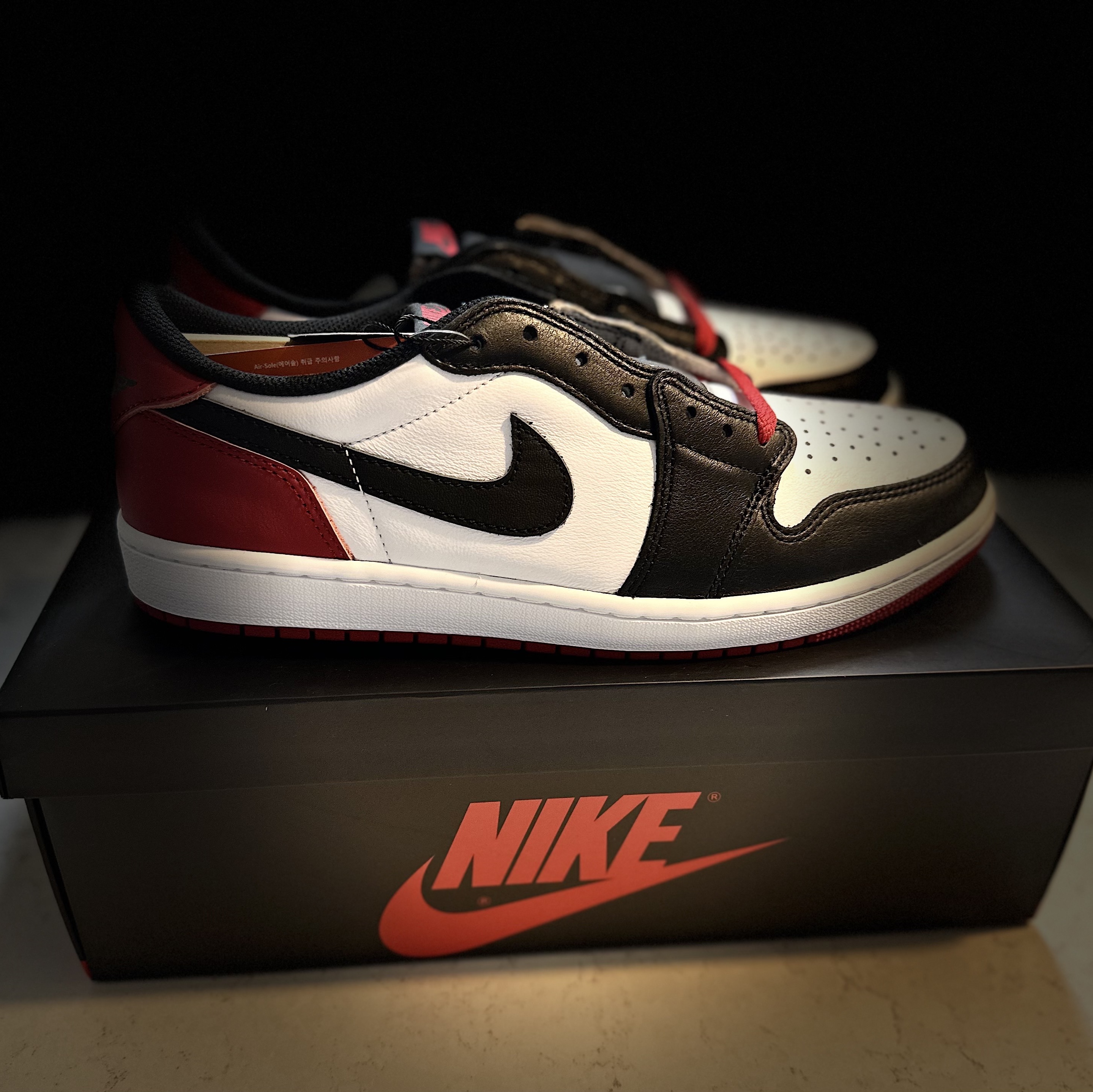 Jordan 1 Retro Low OG Black Toe 착용 스타일 - 4
