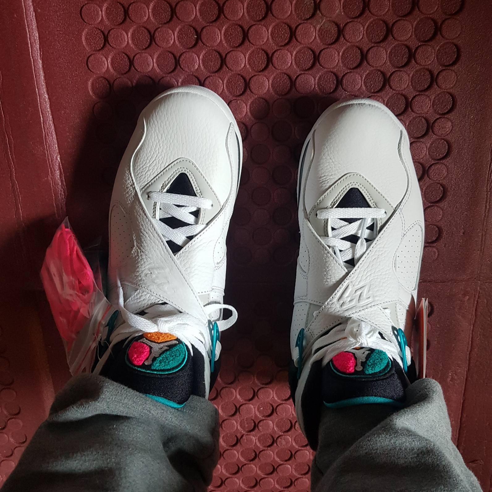 Jordan 8 Retro South Beach 착용 스타일