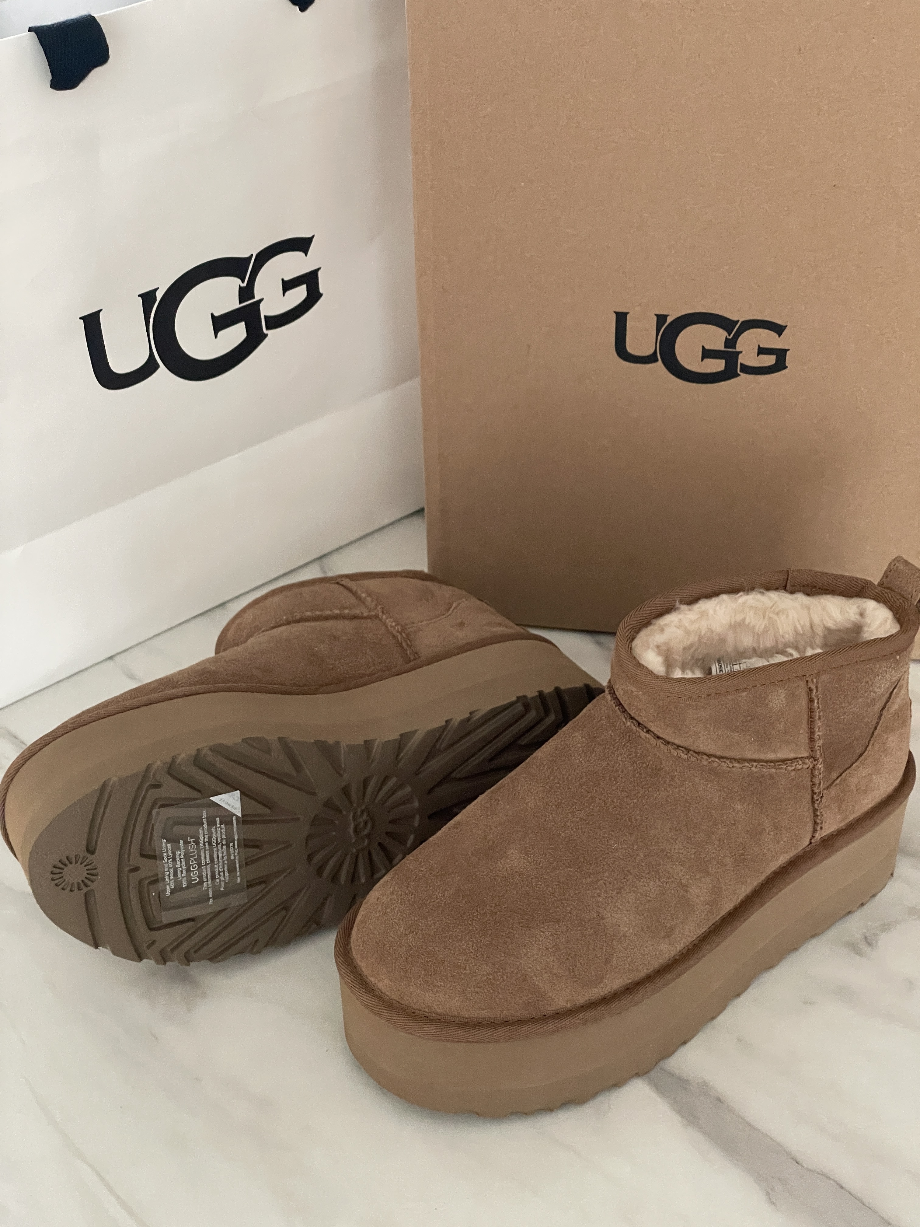 (W) UGG Classic Ultra Mini Platform Boots Chestnut 착용 스타일