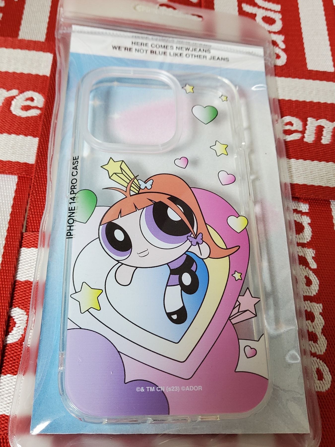 NewJeans x The Powerpuff Girls iPhone 14 Pro Case Hyein 착용 스타일