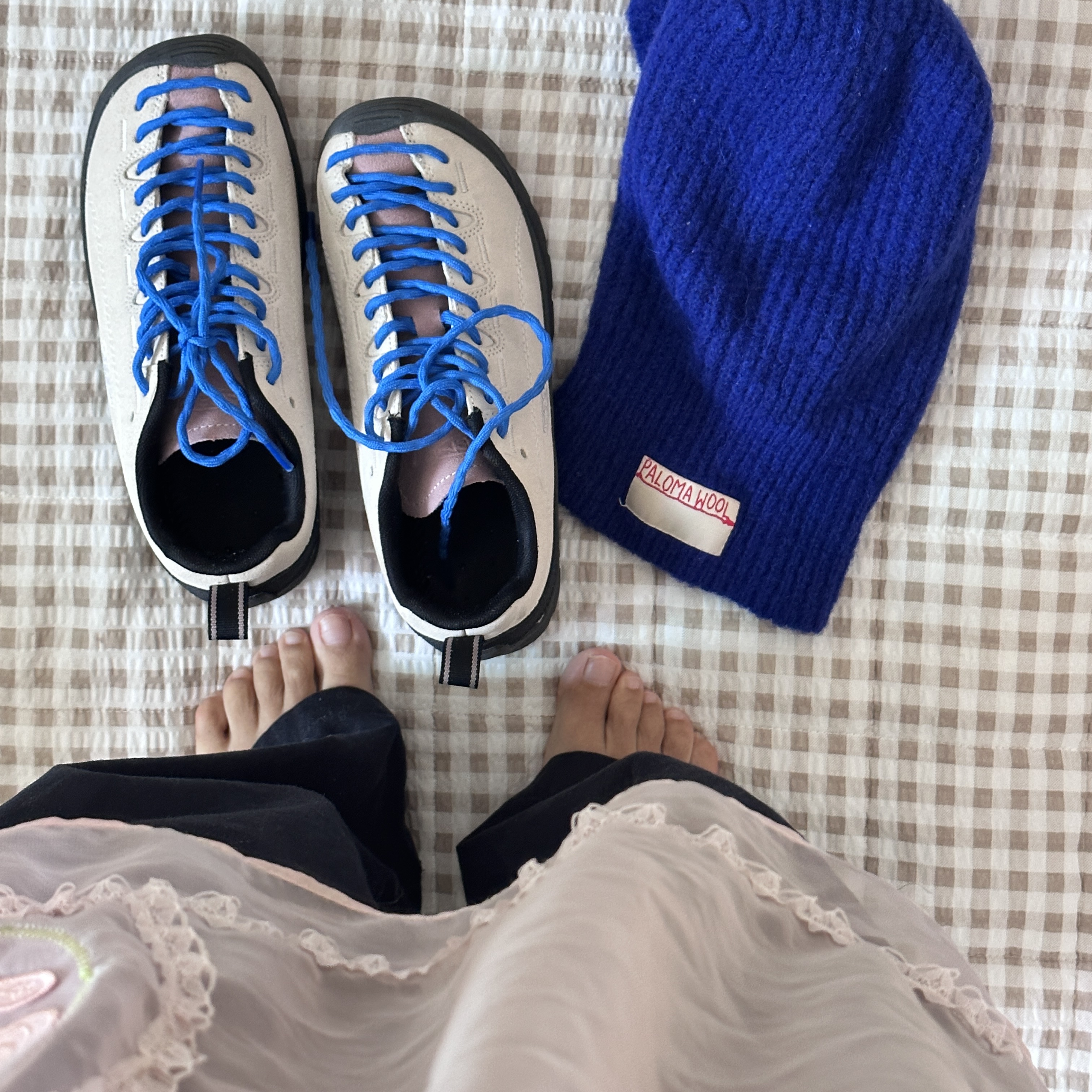 (W) Keen Jasper Suede Sneakers Birch Fawn 착용 스타일
