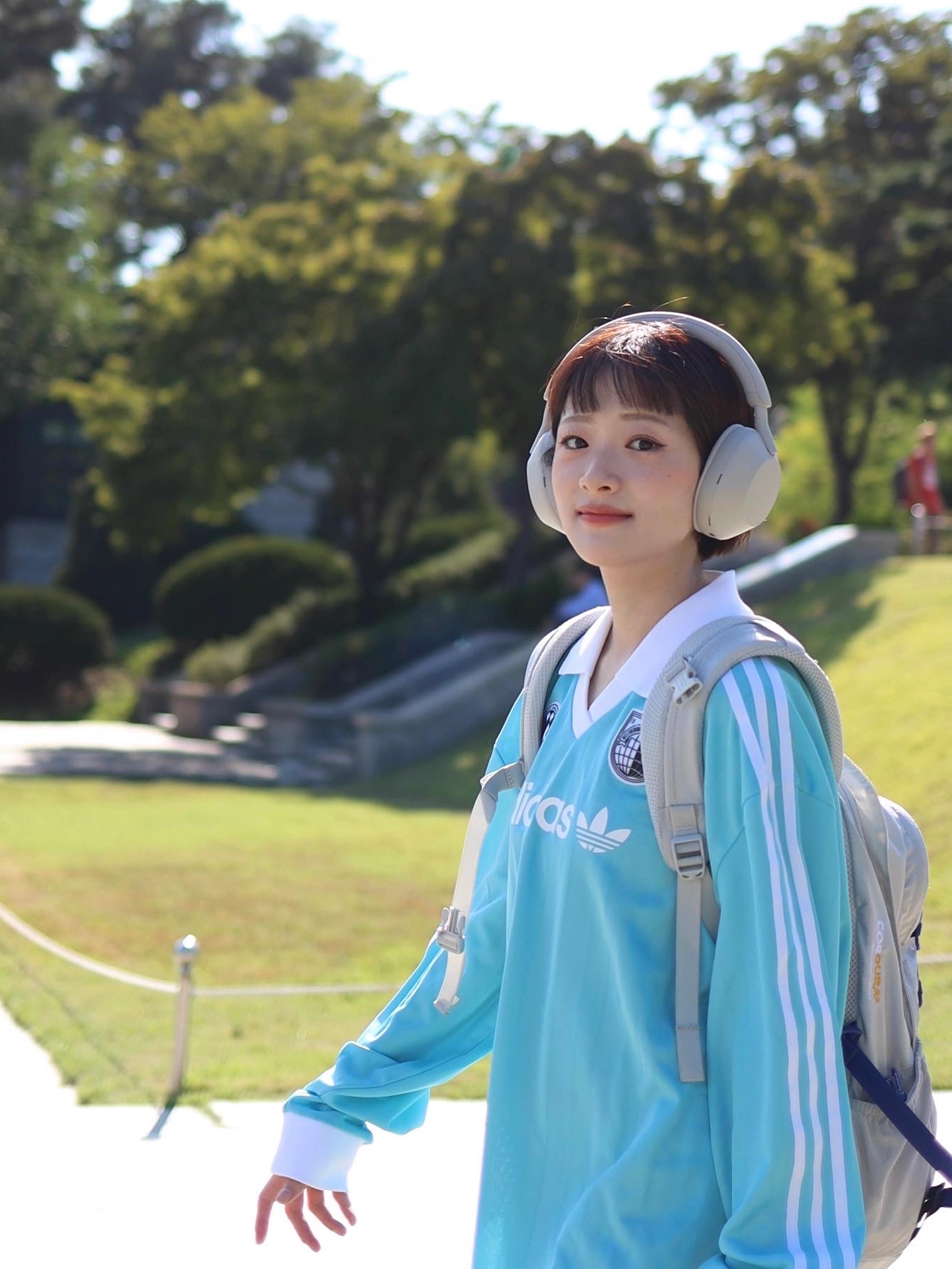 Sony WH-1000XM5 Silver (Korean Ver.), (W) Adidas Football Long Sleeve T-Shirt Light Aqua - US Sizing 착용 스타일 - 2