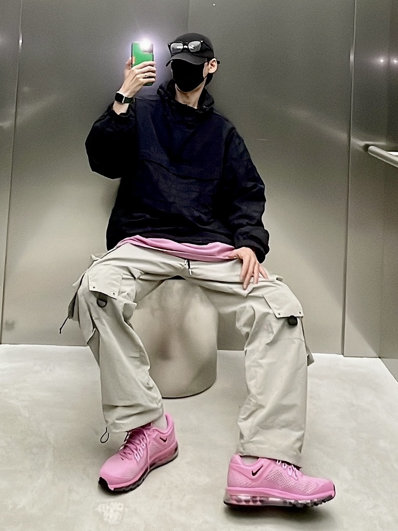 Nike x Stussy Air Max 2013 Psychic Pink, IAB Studio Pigment T-Shirt Magenta 착용 스타일 - 3