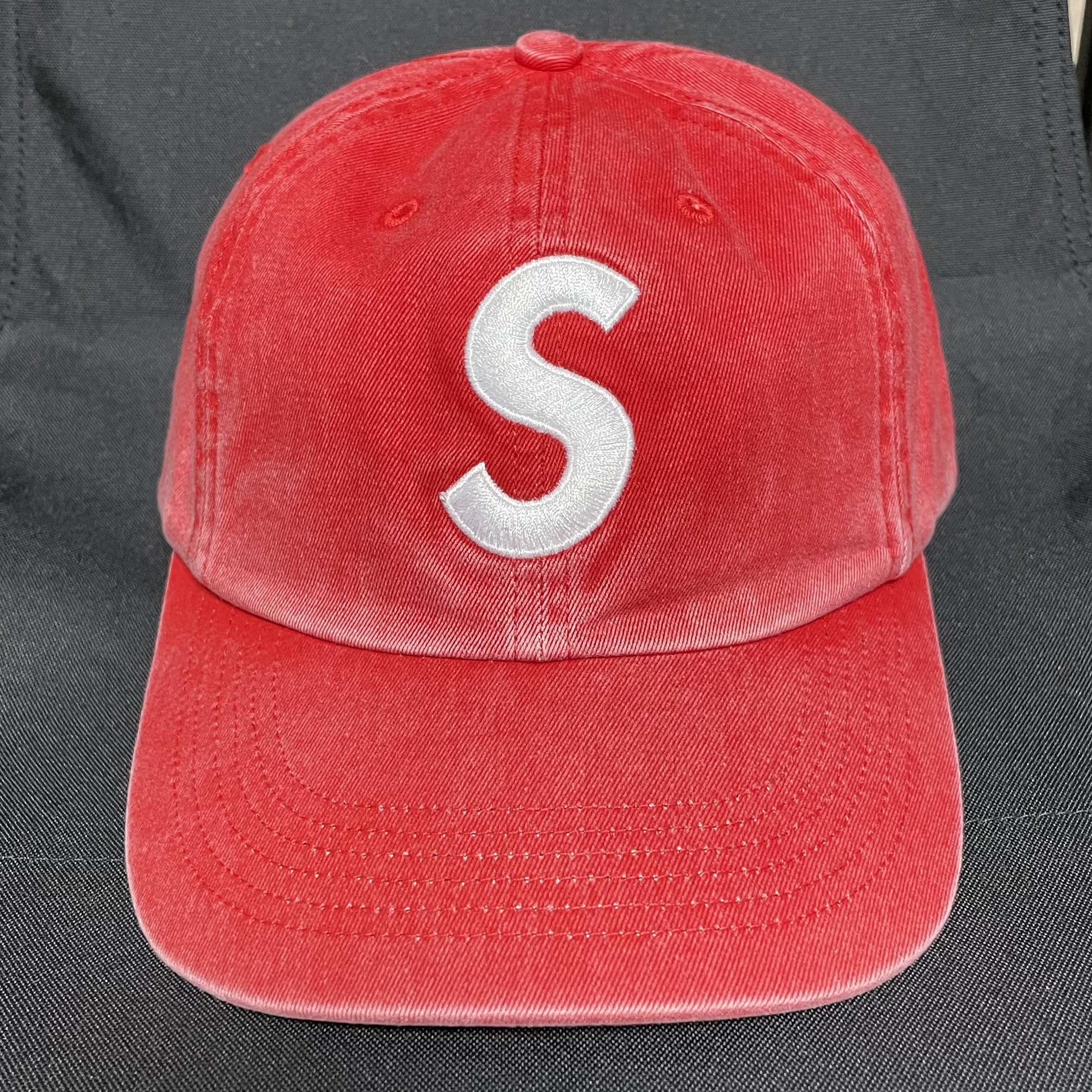 Supreme Pigment Print S Logo 6-Panel Red - 23FW 착용 스타일