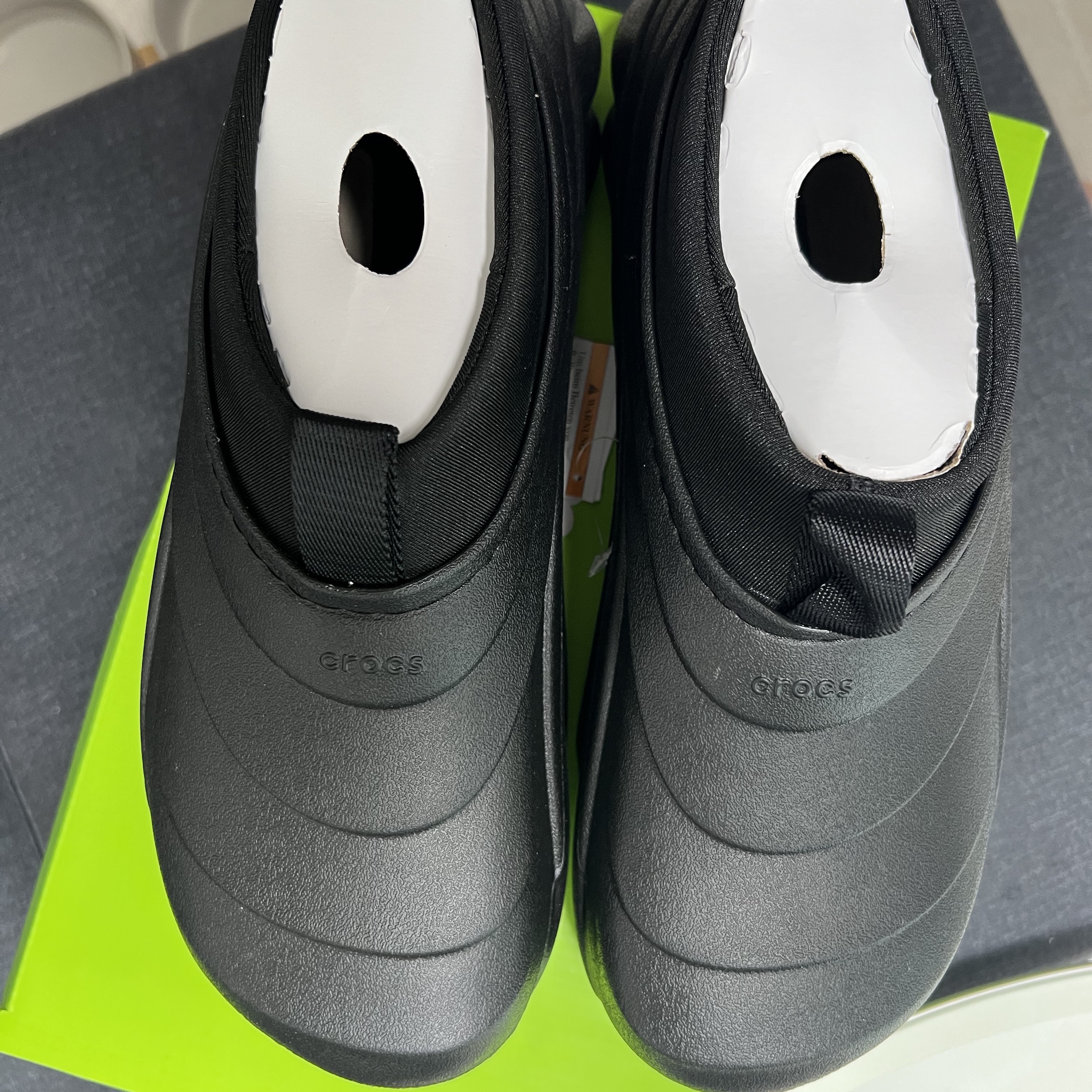 Crocs Echo Storm Black Ice 착용 스타일 - 3