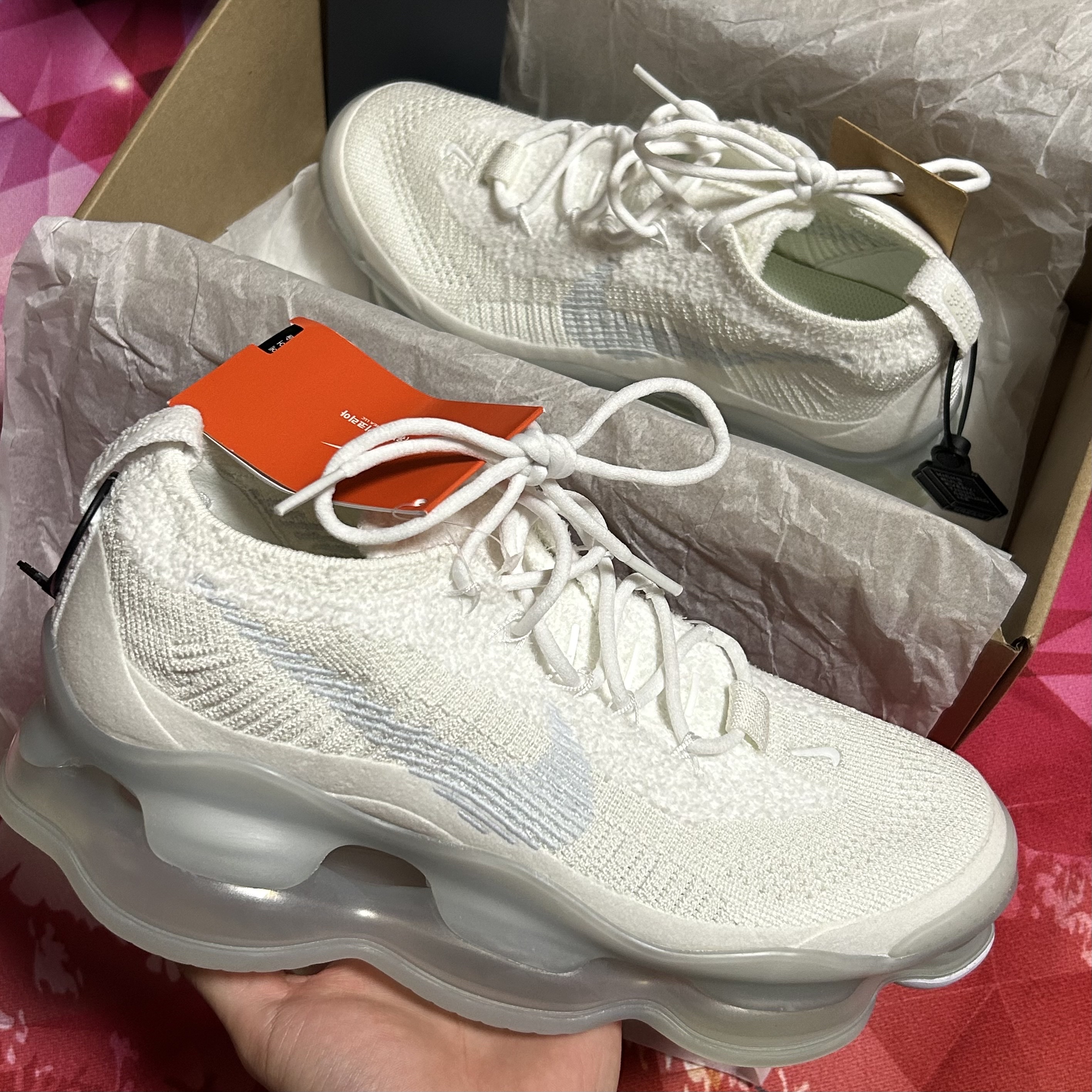 (W) Nike Air Max Scorpion Flyknit White 착용 스타일 - 1