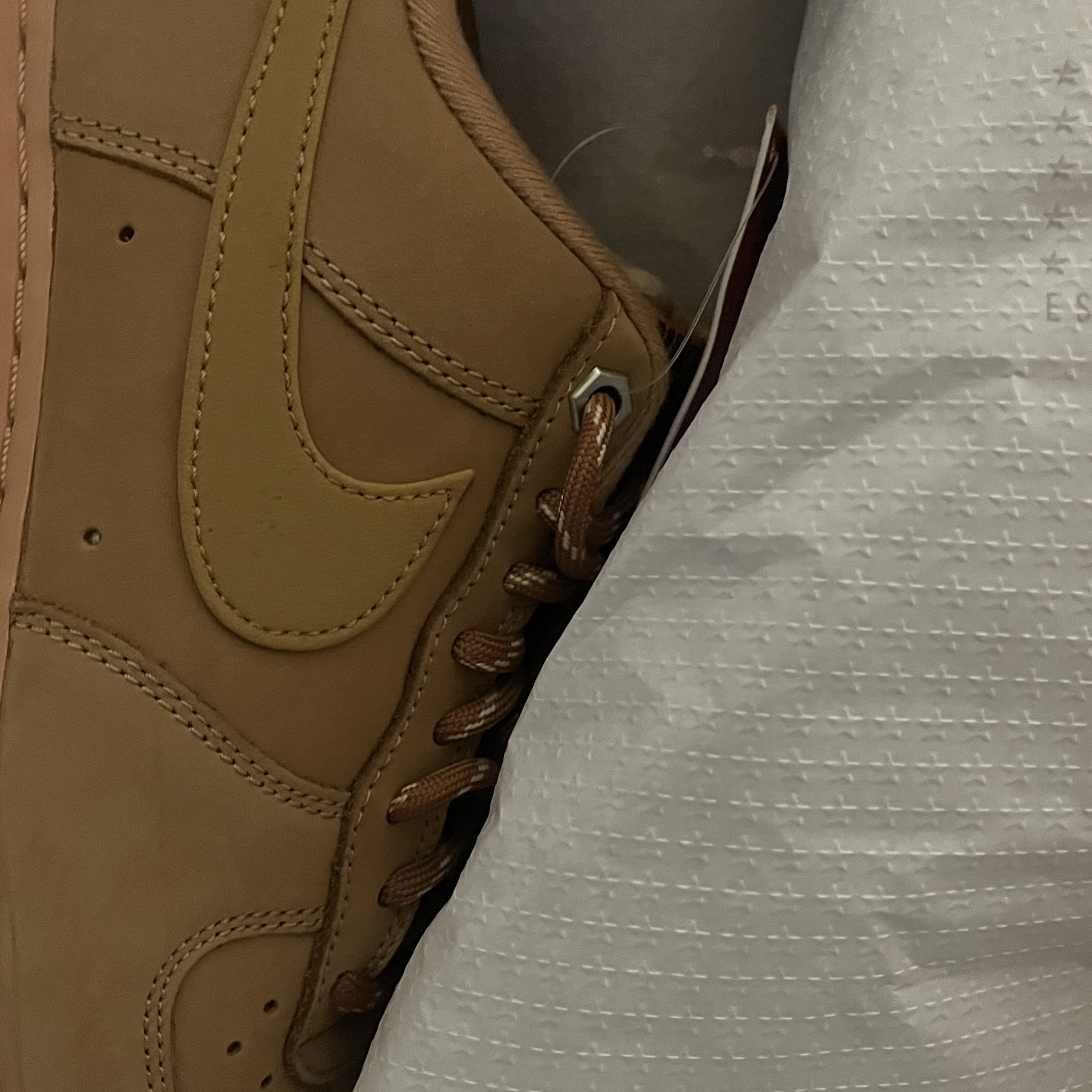 Nike Air Force 1 '07 WB Flax 착용 스타일