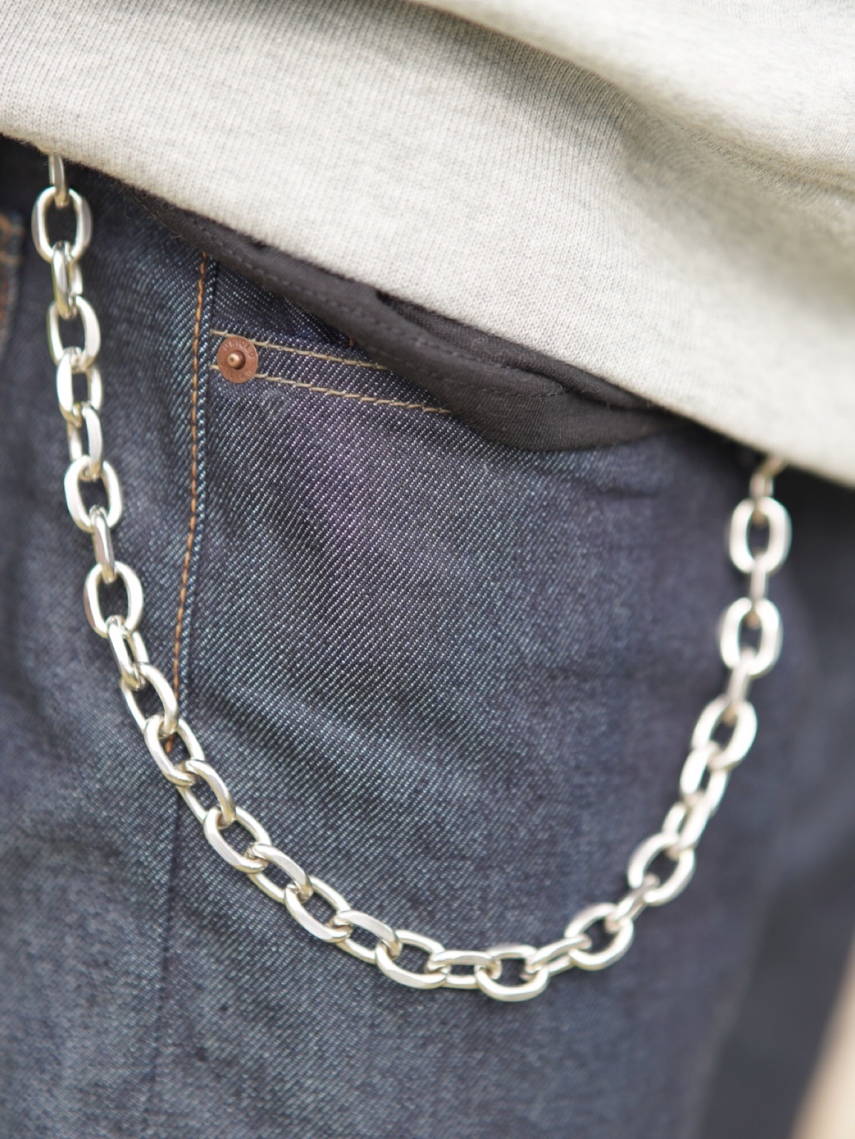 Palace P 6-Panel Black - 23SS, Our Legacy Ladon Brass Keychain Matte Nickel 착용 스타일 - 4